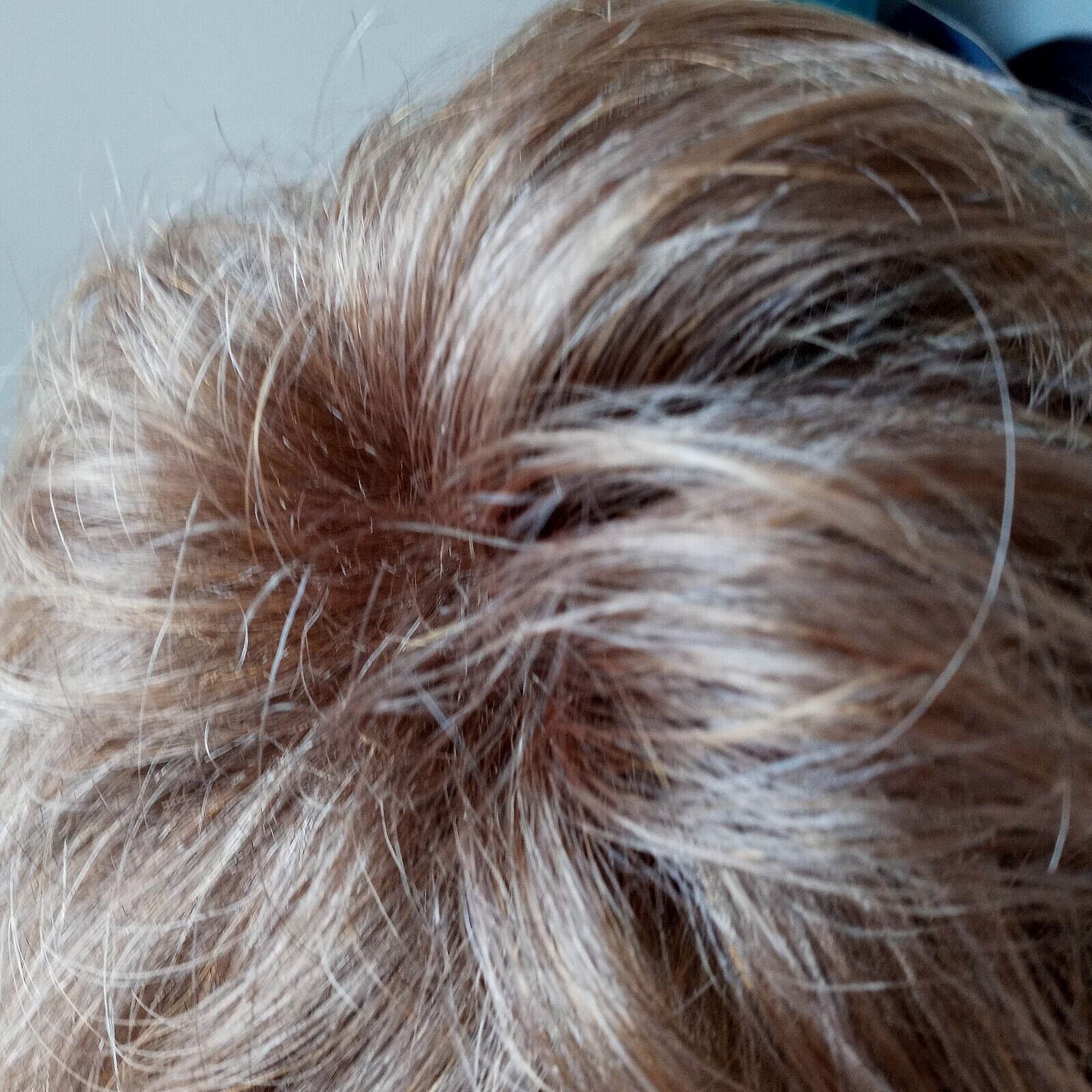 N J Creation Paris PORTO Wig Pixie Short Curly Ash Blonde Sunkissed Bangs NEW