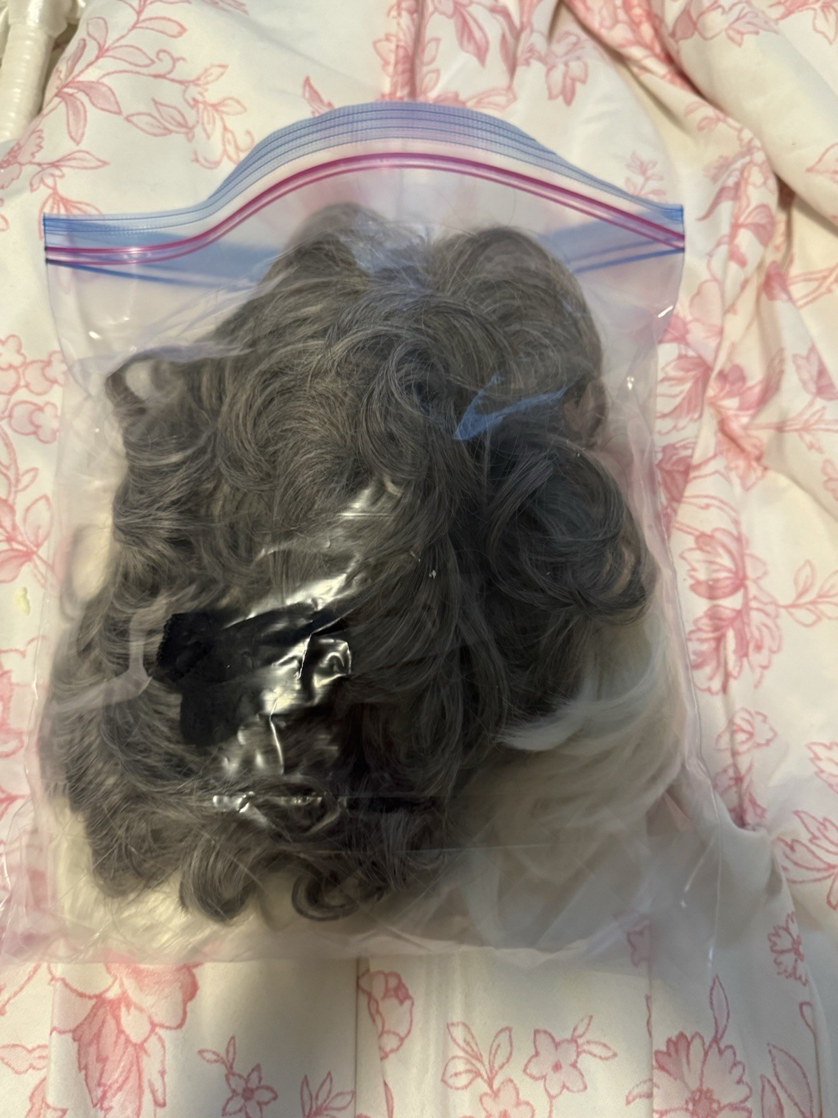 Short Curly Synthetic Wig Gray/Silver/White Classic Cap Elastic One Size