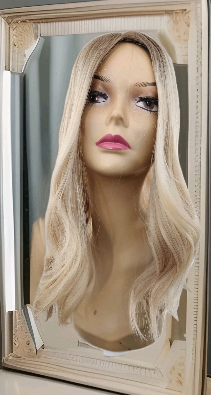 100% HUMAN HAIR SILK TOP LIGHT BLONDE TOPPER /DIMENSION 8″x8″ 18″ LONG
