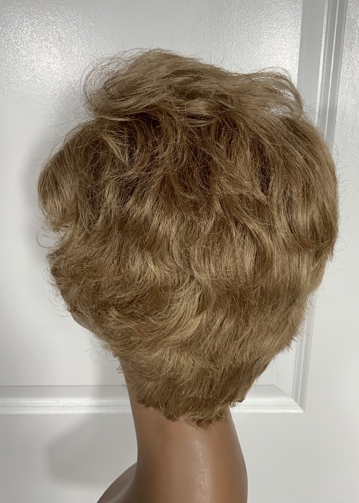 CHIC Synthetic Wig Medium Golden Blonde Size Average Layered Wavy Shampooed C-13