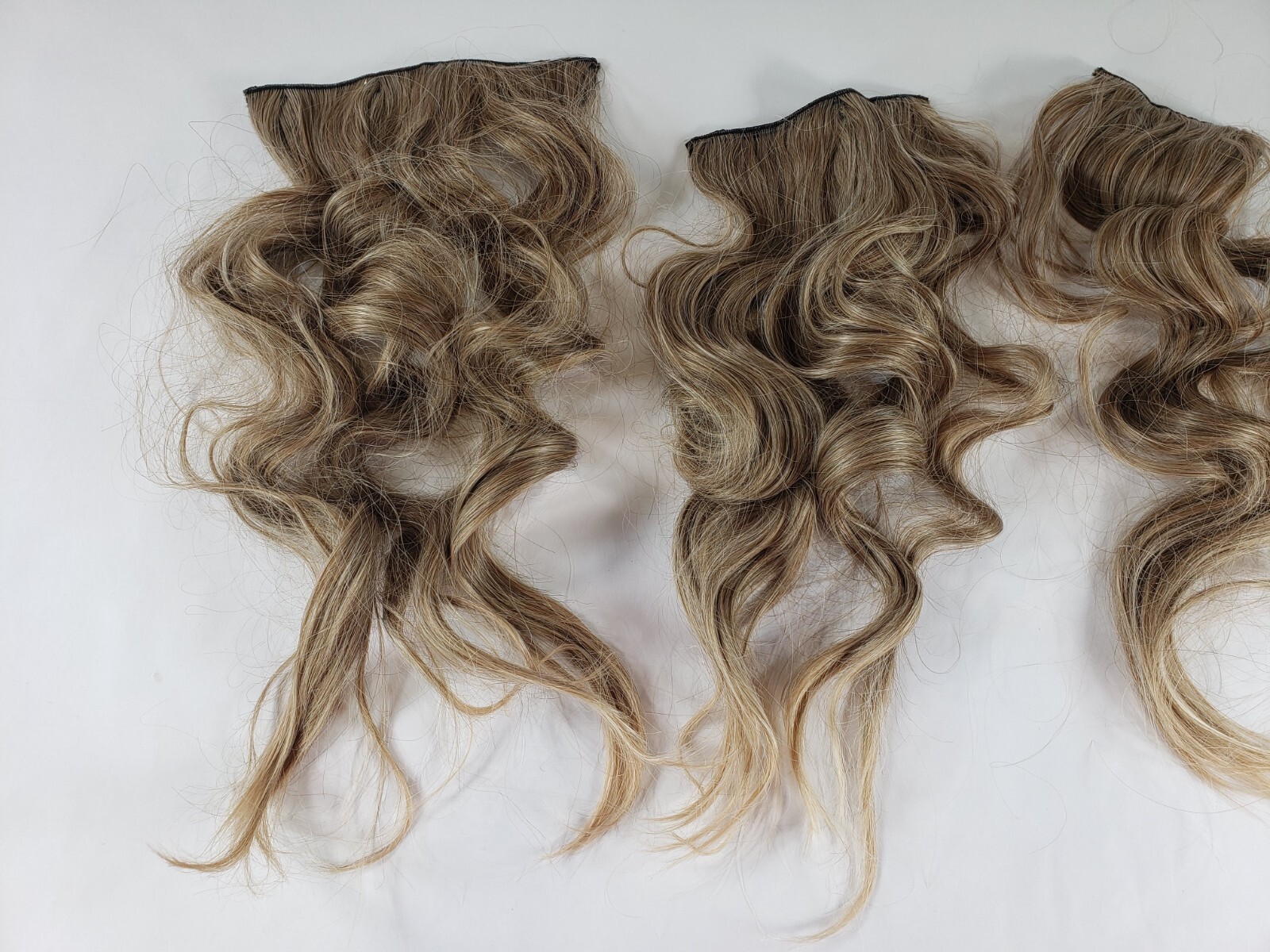 REECHO 4PCS Clip in Synthetic Hair Extensions 20″ Dark Ash Blonde w/ Light Ends