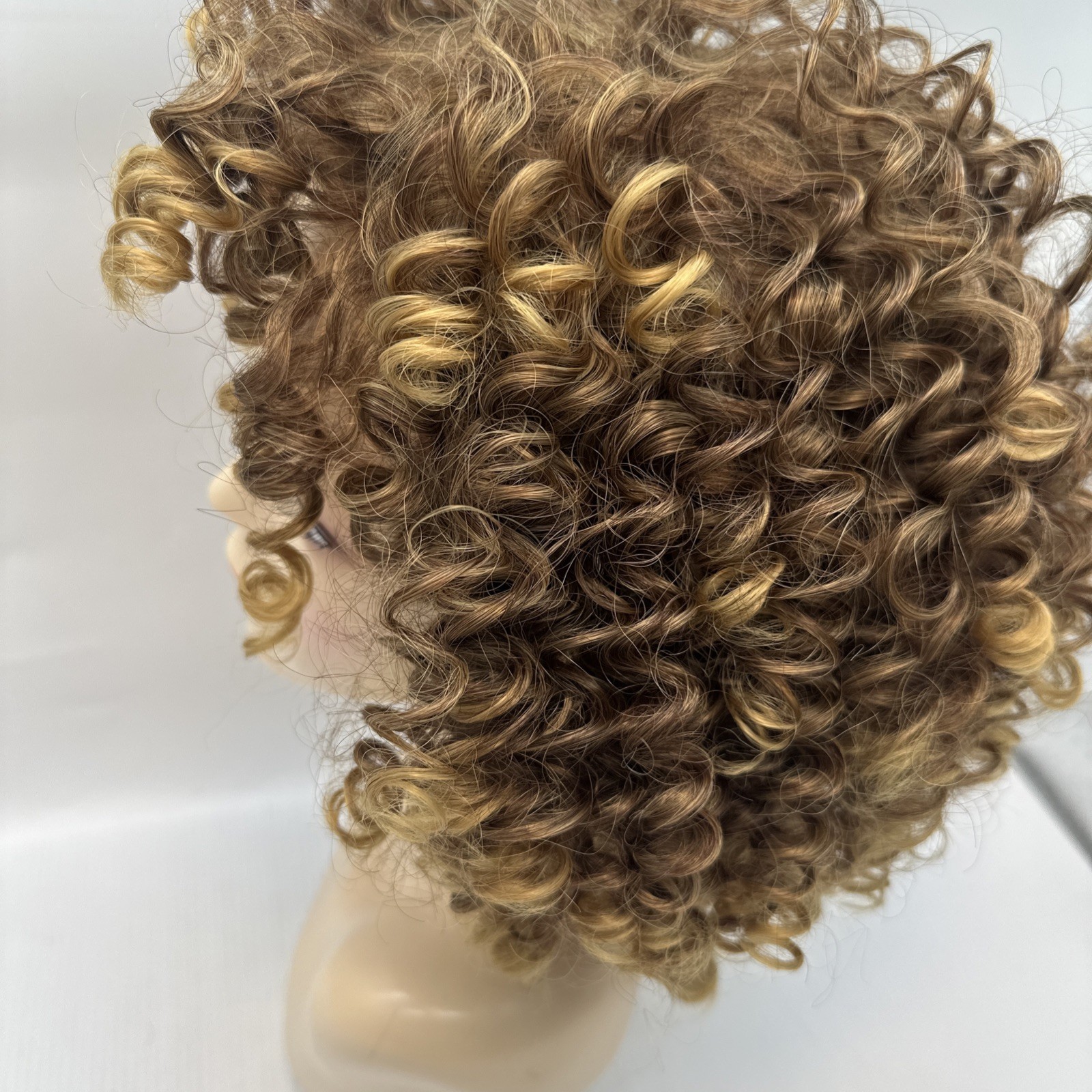 Afro Wig for Women, Short, Soft, Curly, Excellent Condition {EE}
