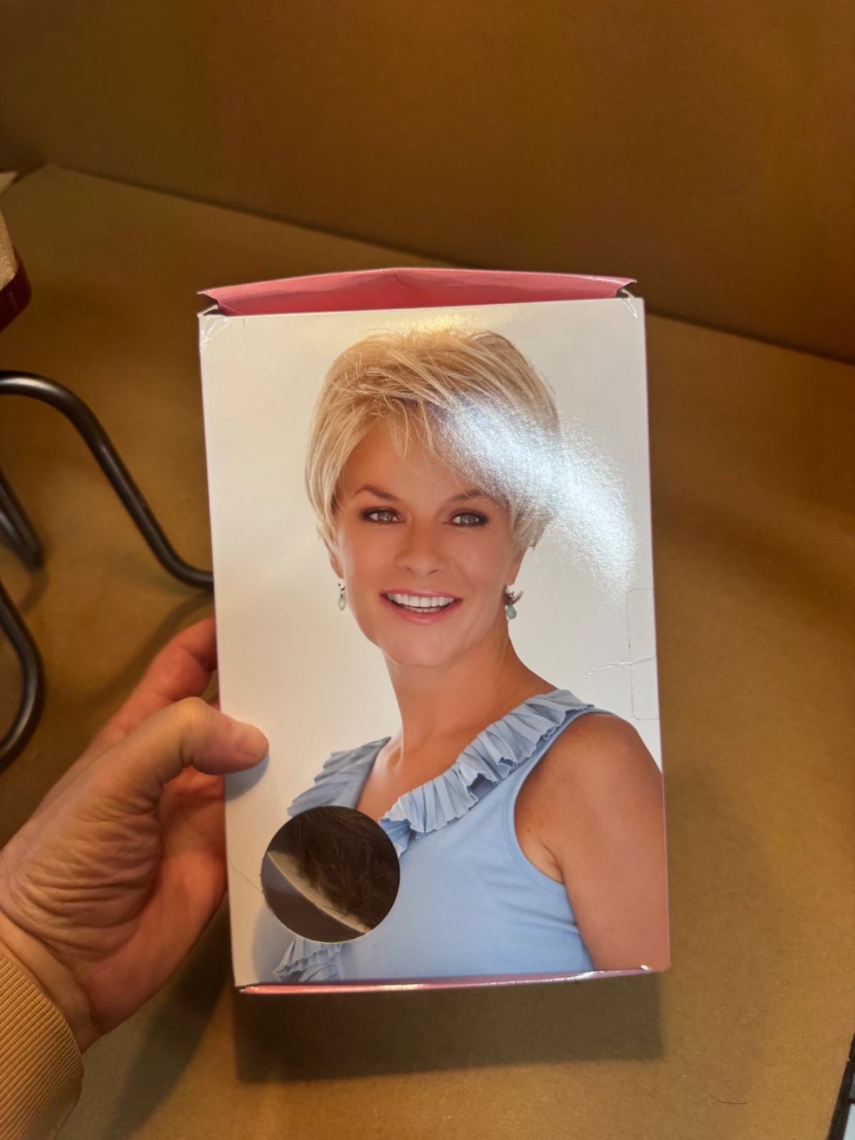 Toni brattin marvelous wig in medium blonde synthetic  Good Quality. #2. Savage