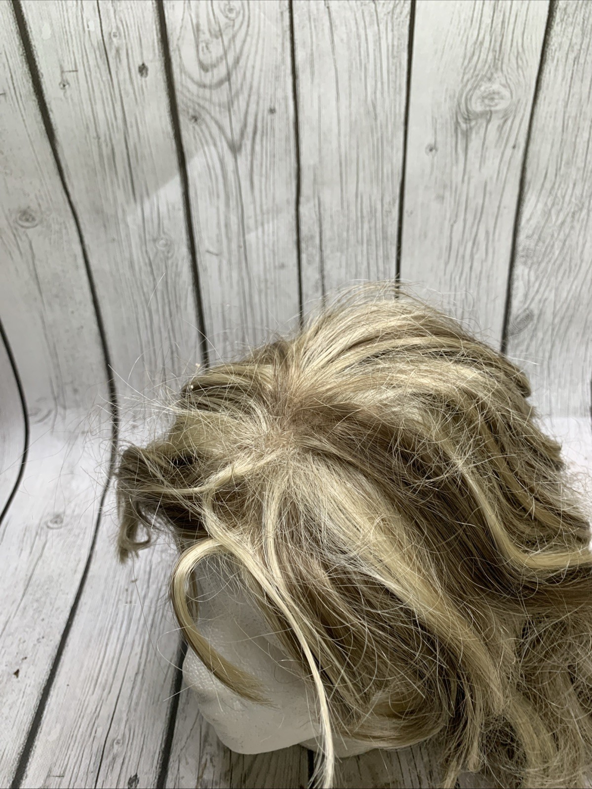 Elura Wig Darker Blonde And Brown Short