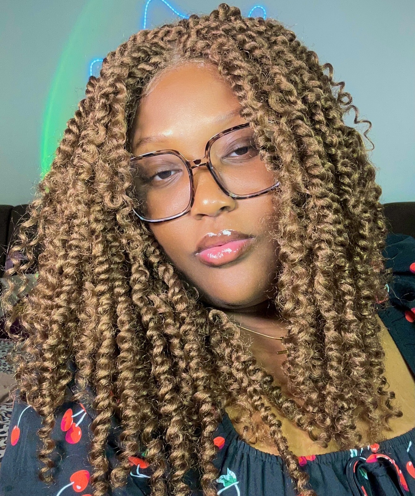 LUXLUXE Tierra Curly 19″ Long 4×4 Hand Tied Lace Braided Wig, BLB-0141