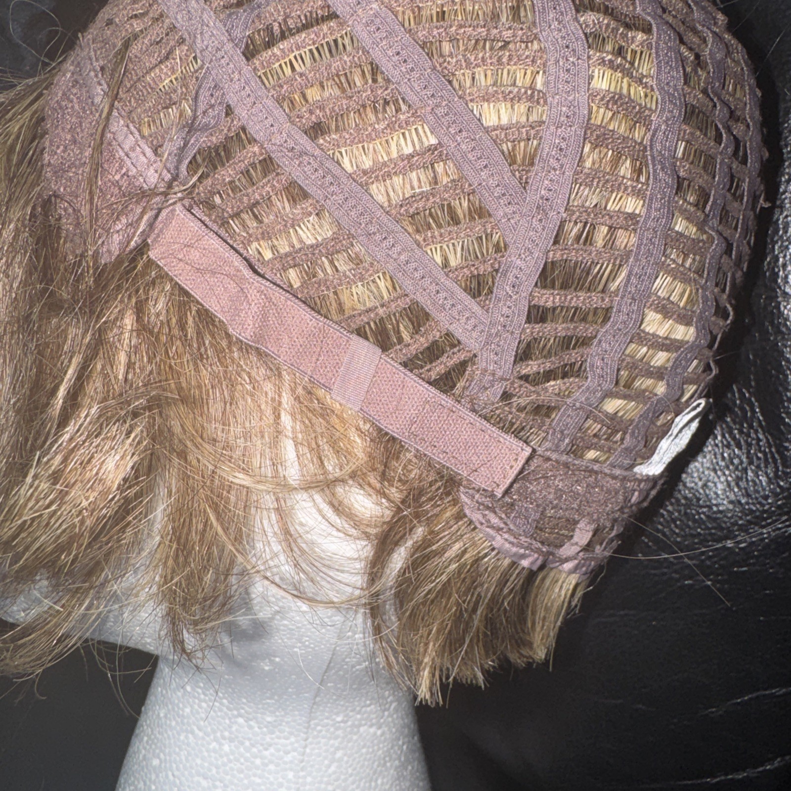 100% Human Hair Wig Light Brown Blond Highlights – Adjustable Tabs – Indonesia