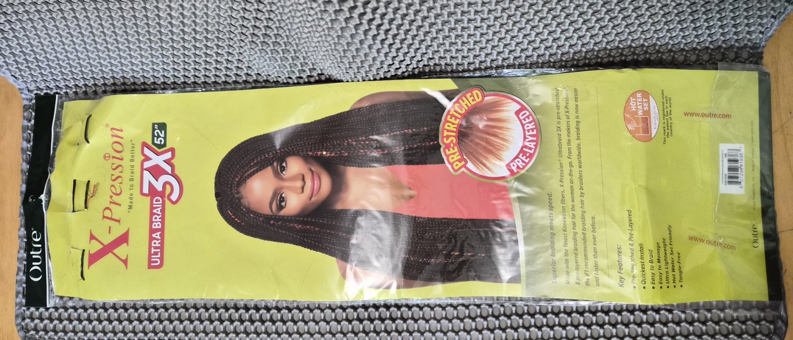 Outre X-Pression 3X 52″ Pre-Stretched Pre-Layered Braid Hair 100g Brown