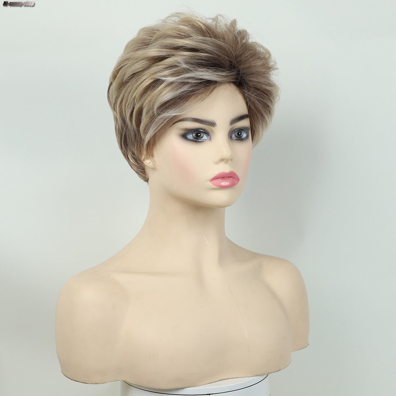 Short Layered Hairstyle Rooted Blonde Mix Synthetic Hair Wigs Women Soft Natural