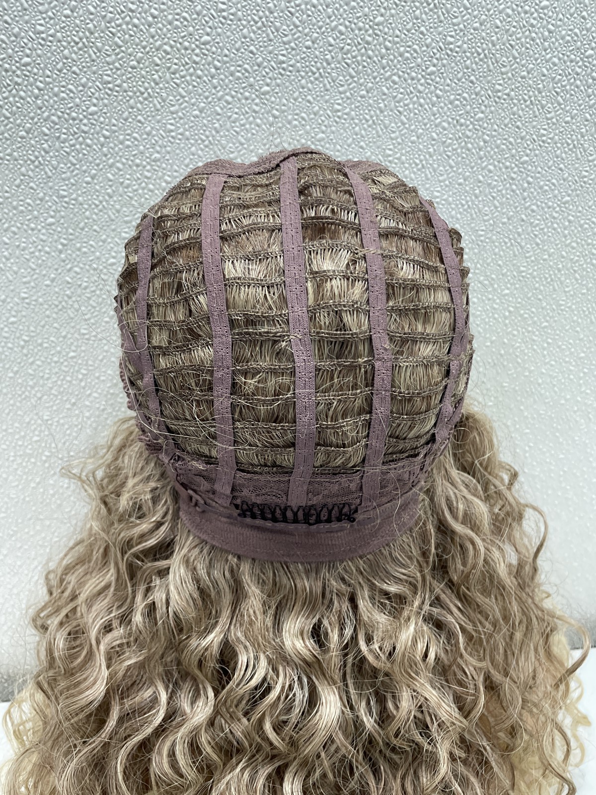 Gorgius Brown & Blonde Highlight Curly Synthetic Fiber Glueless Wig, 20″