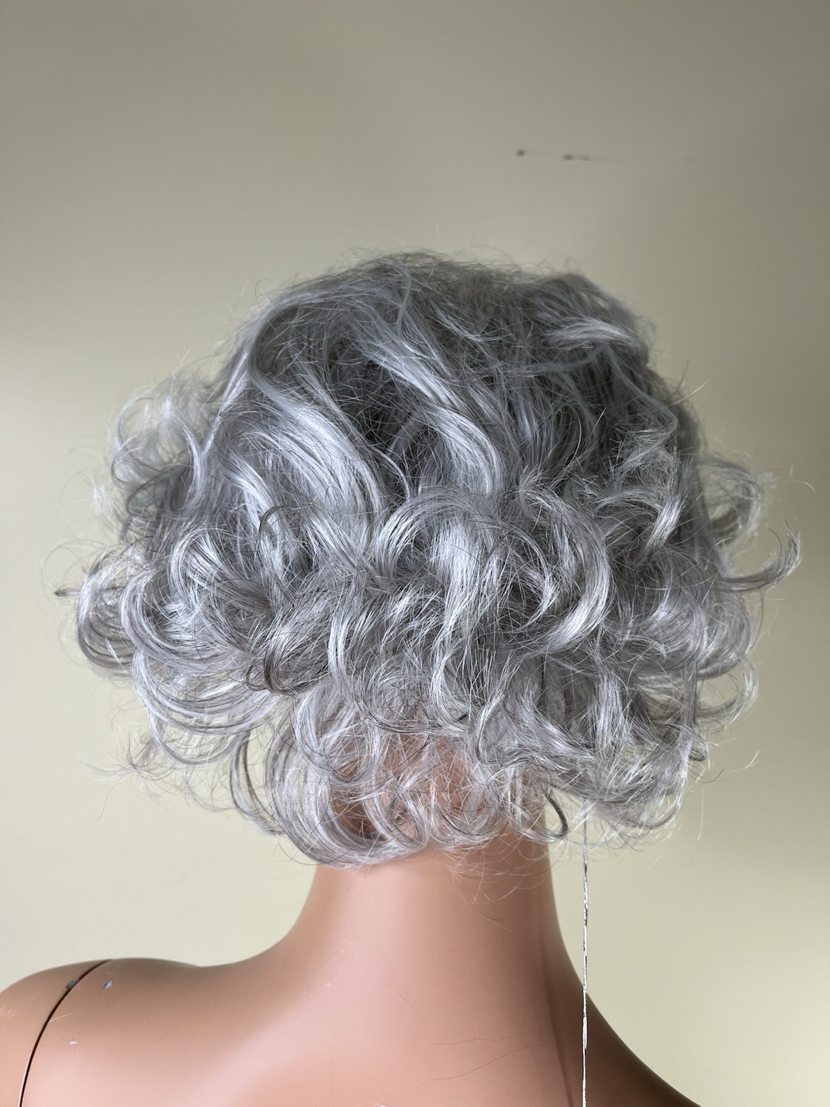 TWC Basics Synthetic “Tory” Wig NWT Size Average 56/60 Grey/ Brown on White