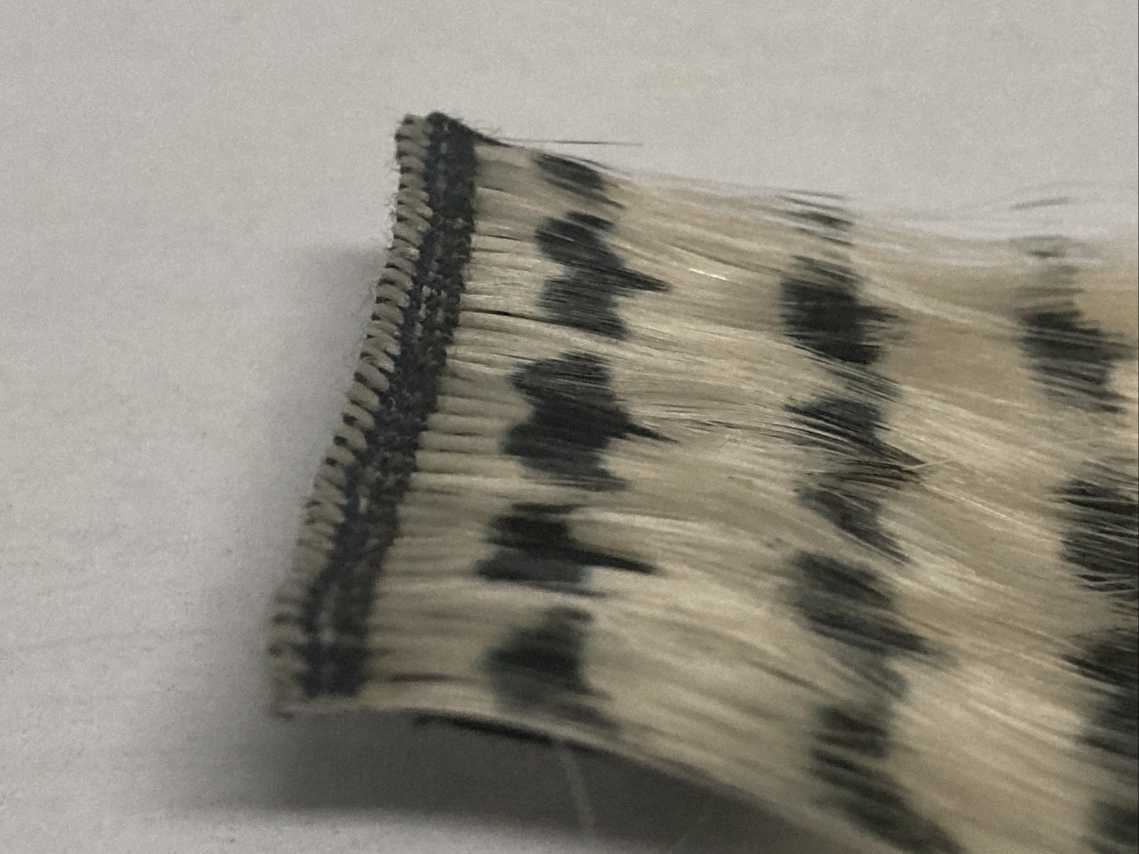 1 PIC HIGH LIGHT CLIP IN FAUX SYNTHETIC FEATHERS 16″ HAIR EXTENSION CLEAR/ BLACK
