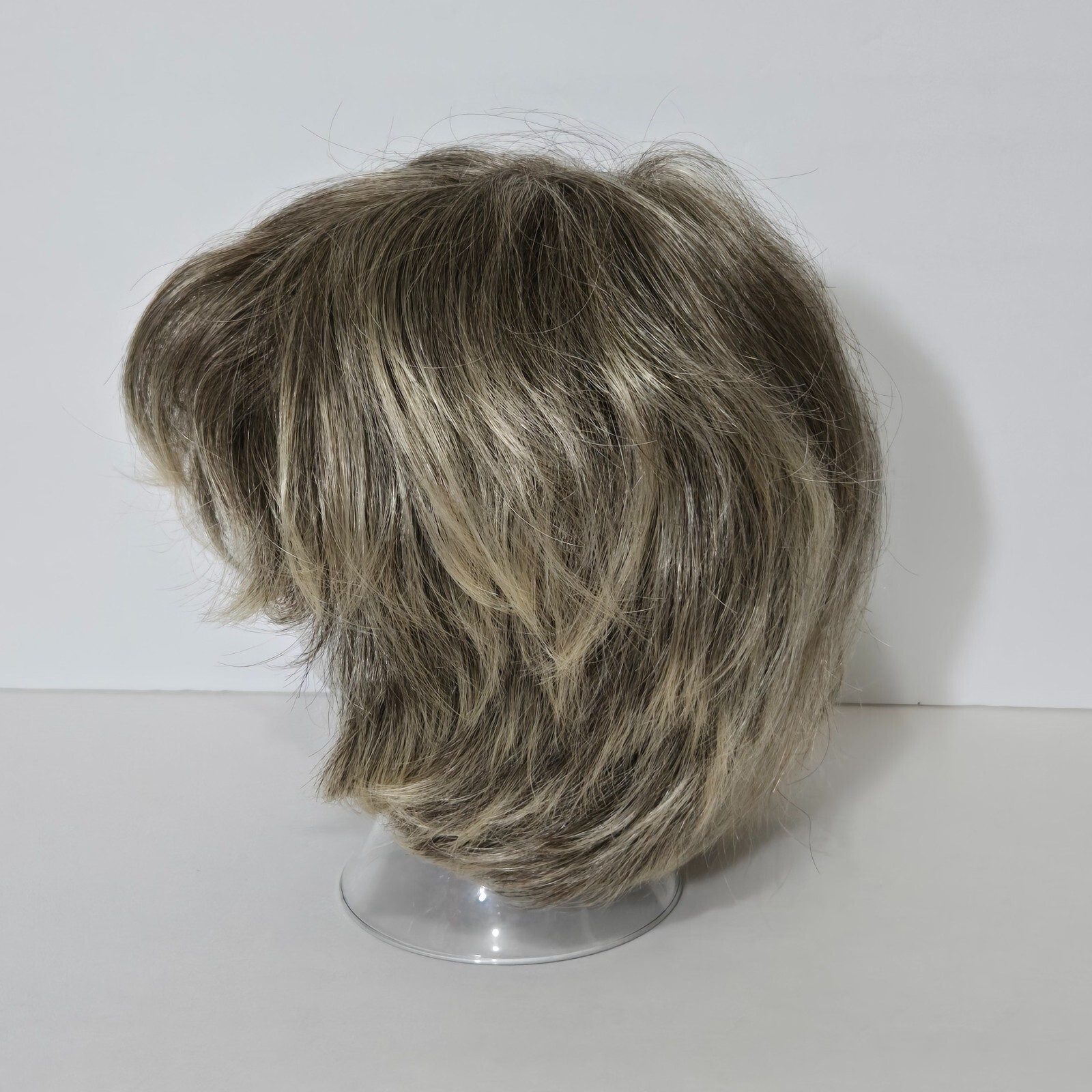 Raquel Welch Wig Mystique Petite Average R1223T Synthetic Layered Side Swept