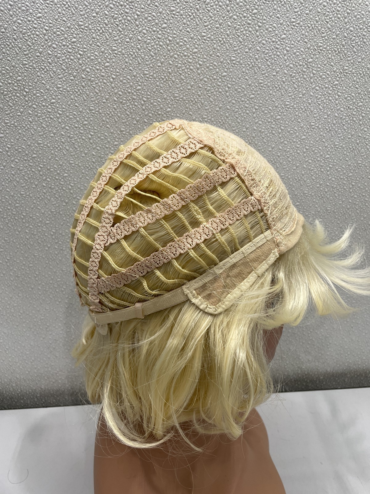 Siudus 613 Blonde Heat-Resistant Synthetic Fiber Vingate Wig, 14″