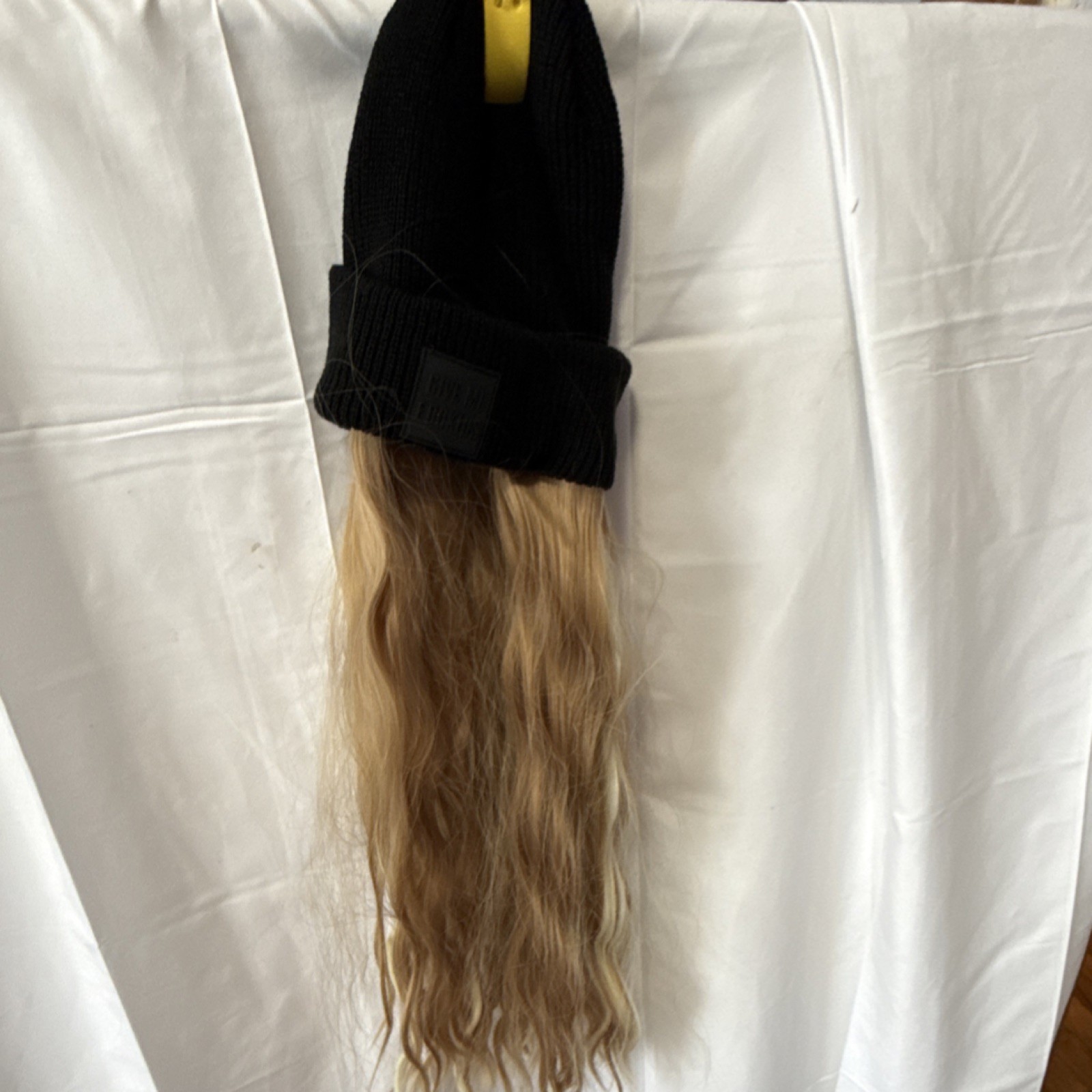 GIVE ME EDOKKIS Blond Wavy Wig with Black Cap Adult Synthetic Hairpiece