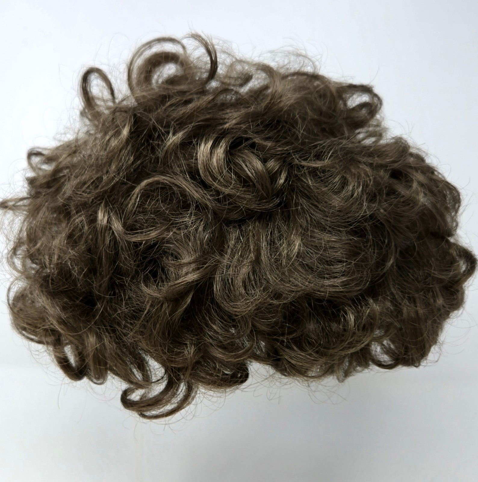 The Wig Company TWC Curly Short Brown Costume Cosplay Hair Average (21″-22″)
