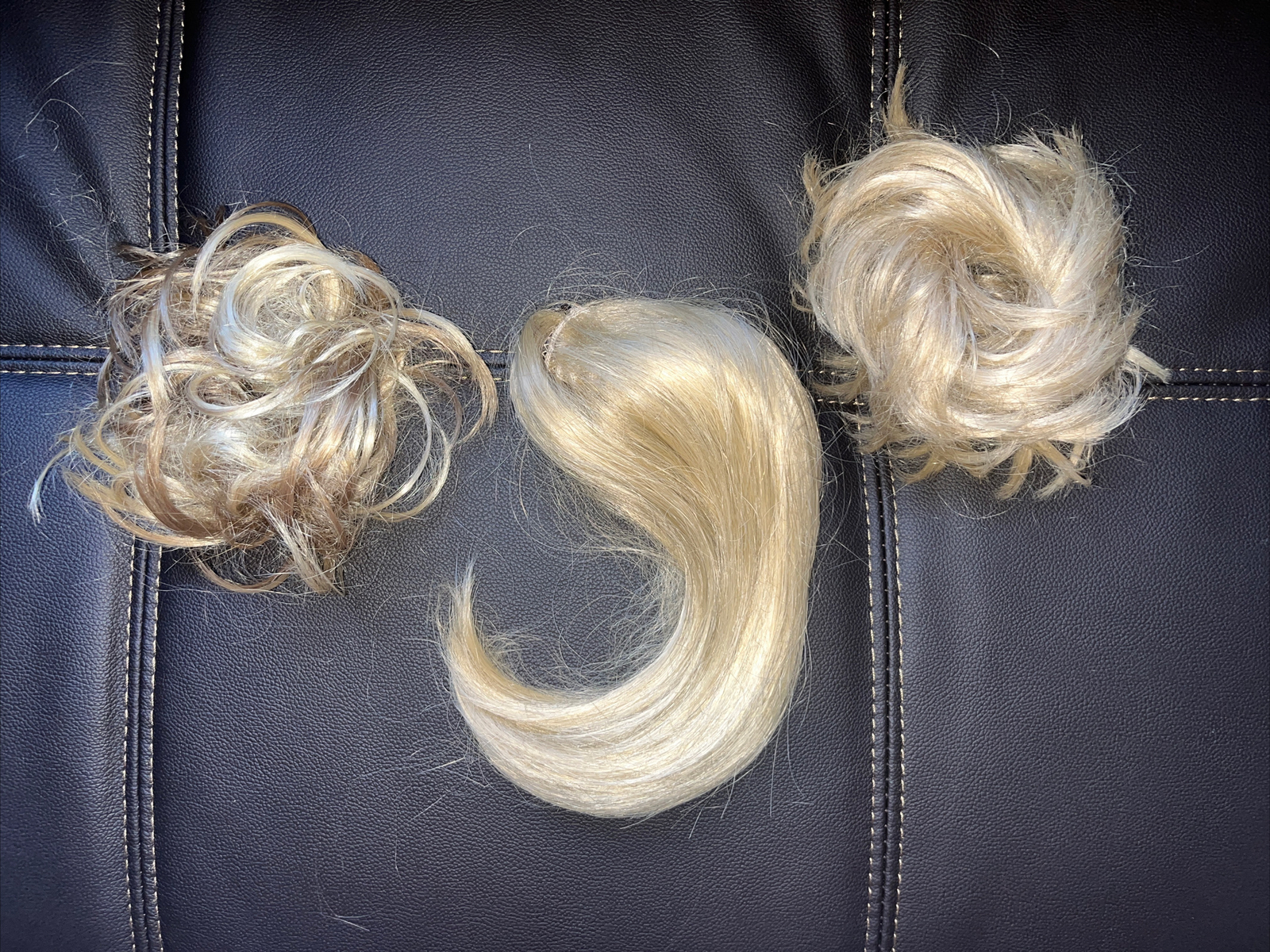 4 PIECE BLOND HAIR ACCESSORIES SCRUNCHIES PONYTAIL BRAID BUNS EXTENTION CLIP