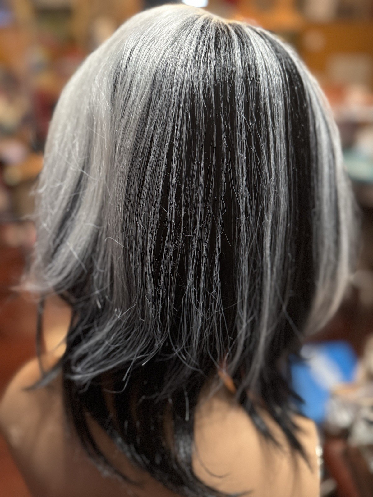 SPIRIT HALLOWEEN CRUELLA WIG Black & White Glam Costume Hair