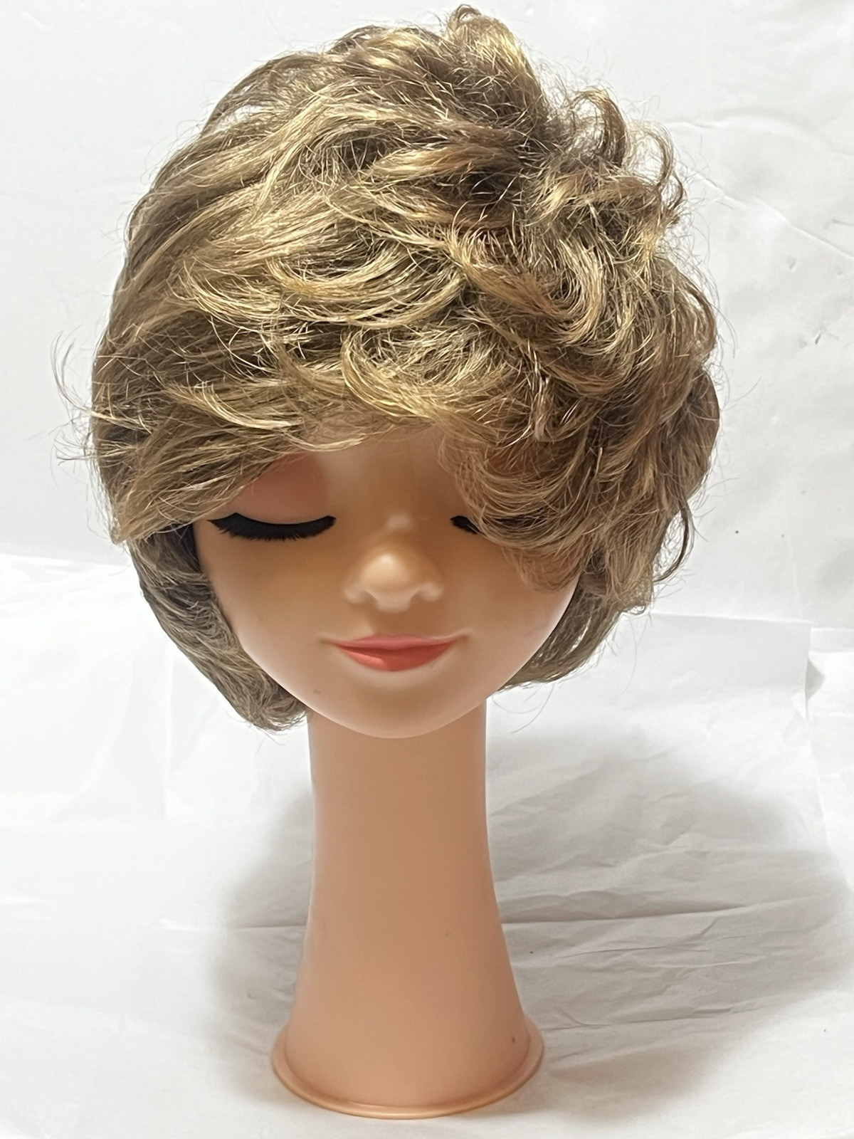 TWC Fashion Club Wig Affliction Color 14/16H Blonde