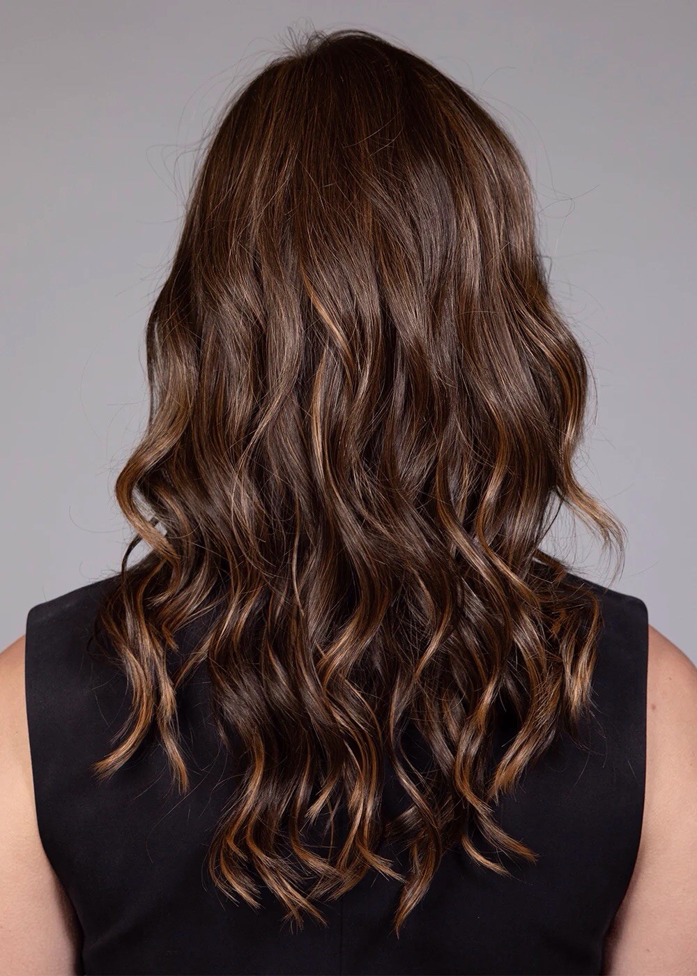 NEW IN BOX BELLE TRESS WIG CT-1068 SANTIAGO MONO TOP in MILKSHAKE BLONDE R SALE