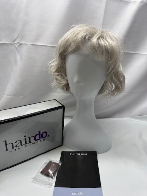 Hairdo Breezy Wave Cut Synthetic Wig -Average 15949-R56/60 Silve Mist Light Grey
