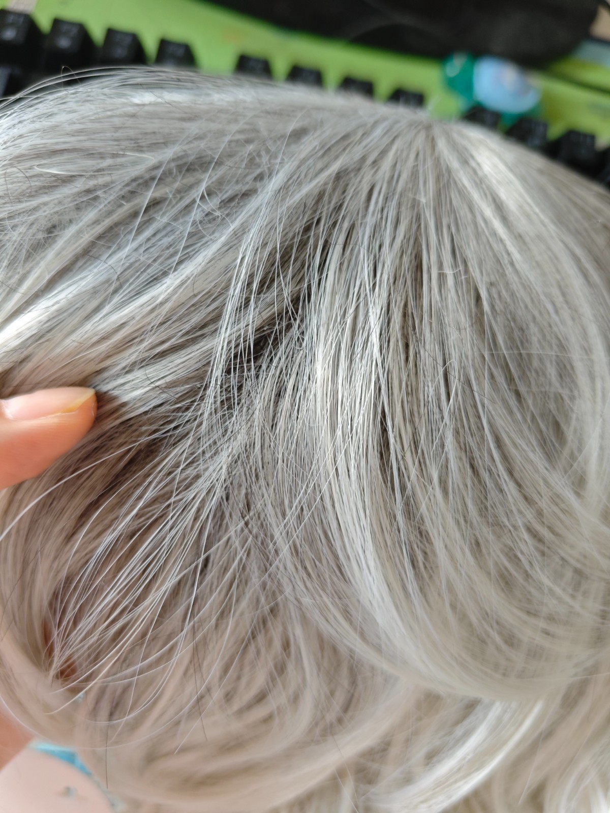 Ombre Silver Gray Bob Wig with Bangs for White Women Short Wavy Curly Charming W