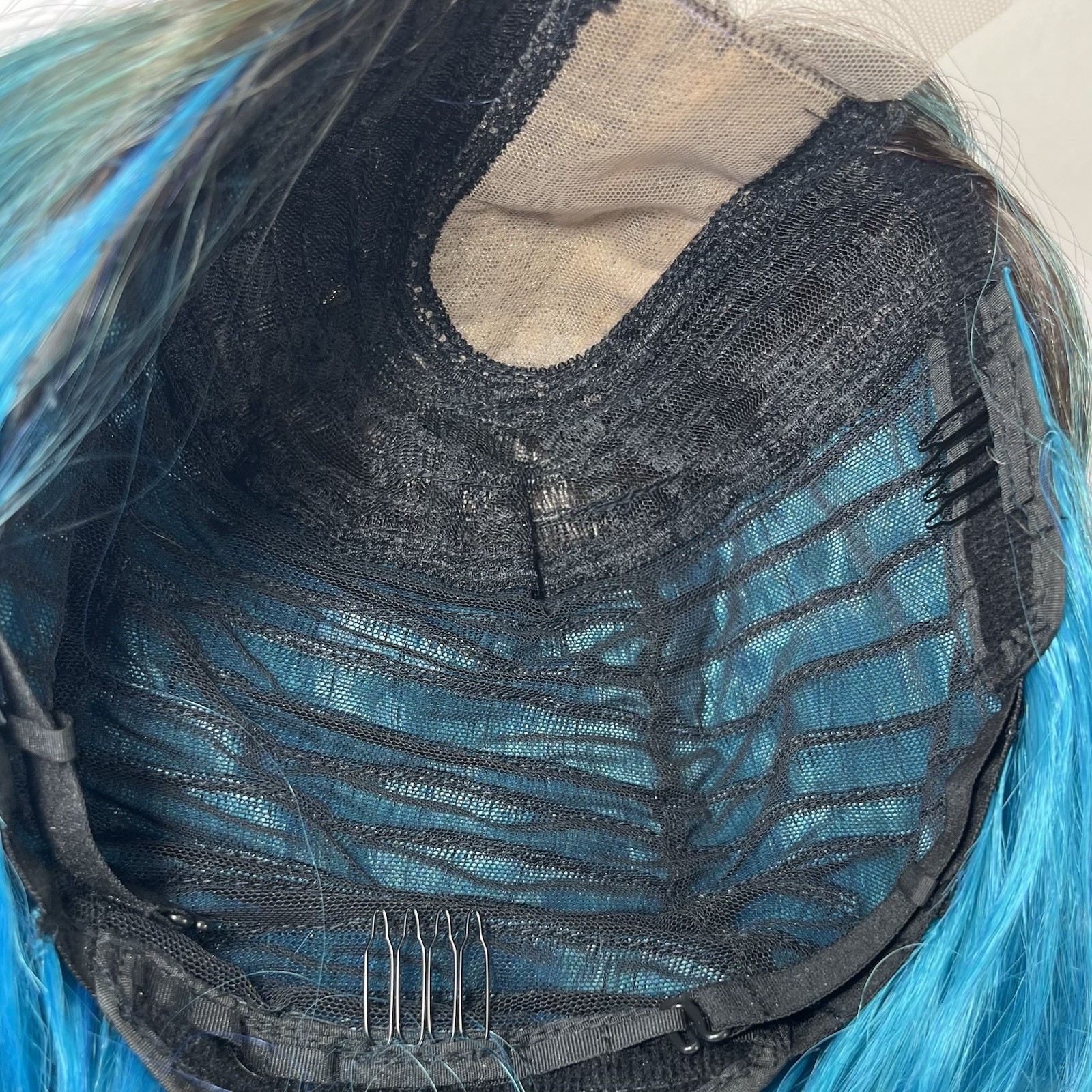 Nayoo Long Ombre Blue/Teal Wig 26″ Wavy Synthetic Heat Resistant Middle Part