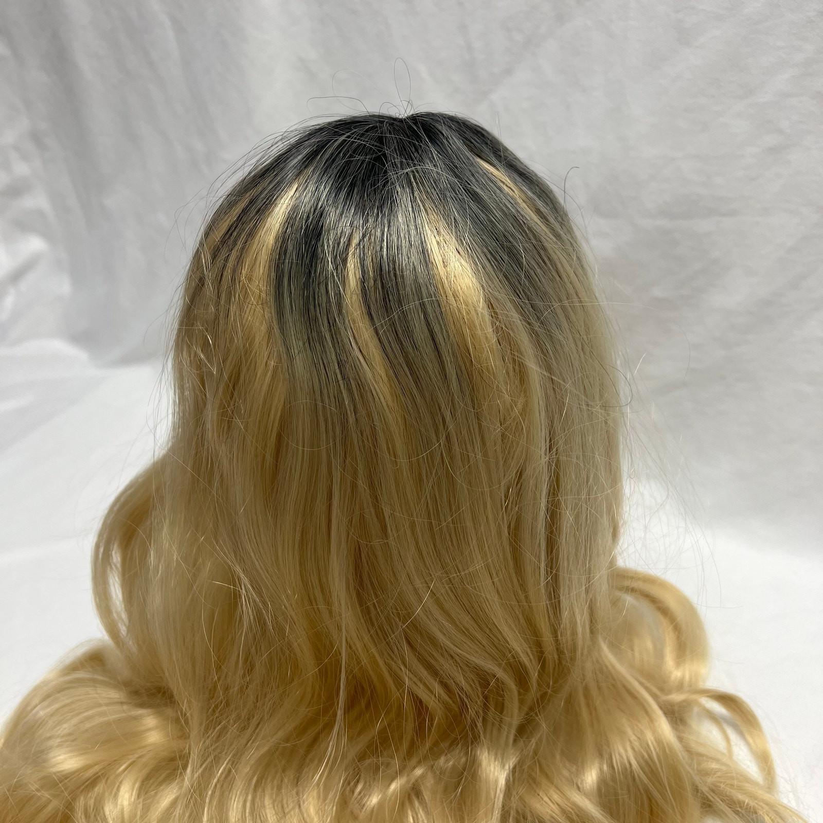 Adult Wig Long Blonde Hair with Dark Roots Wavy New Without Tags