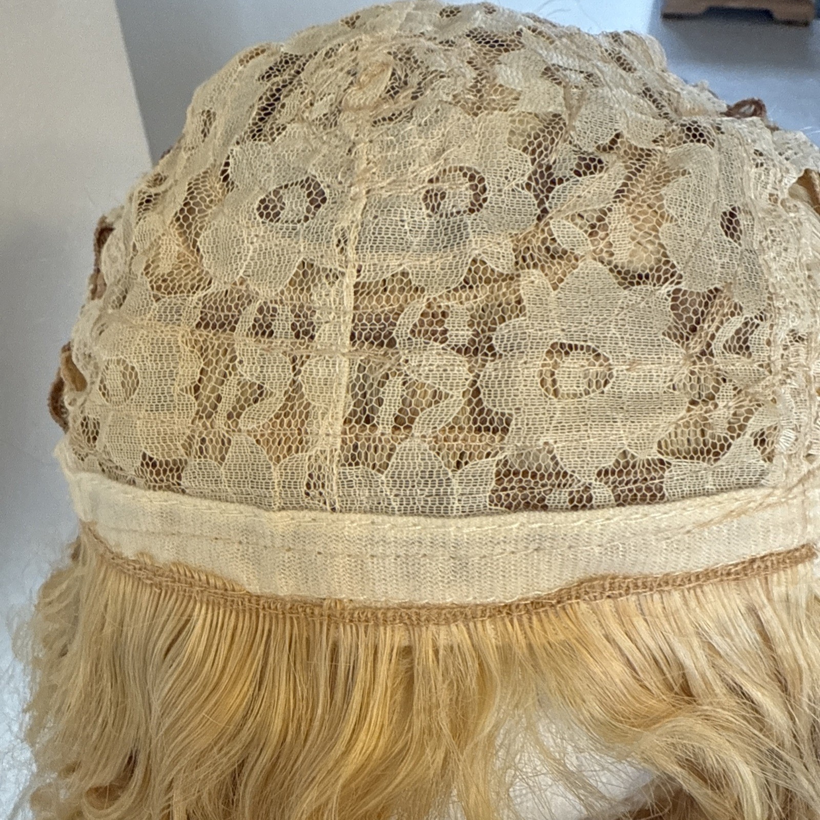 Kinky Curly Short Muti Colored Lace Cap Blondes 12” Synthetic 154