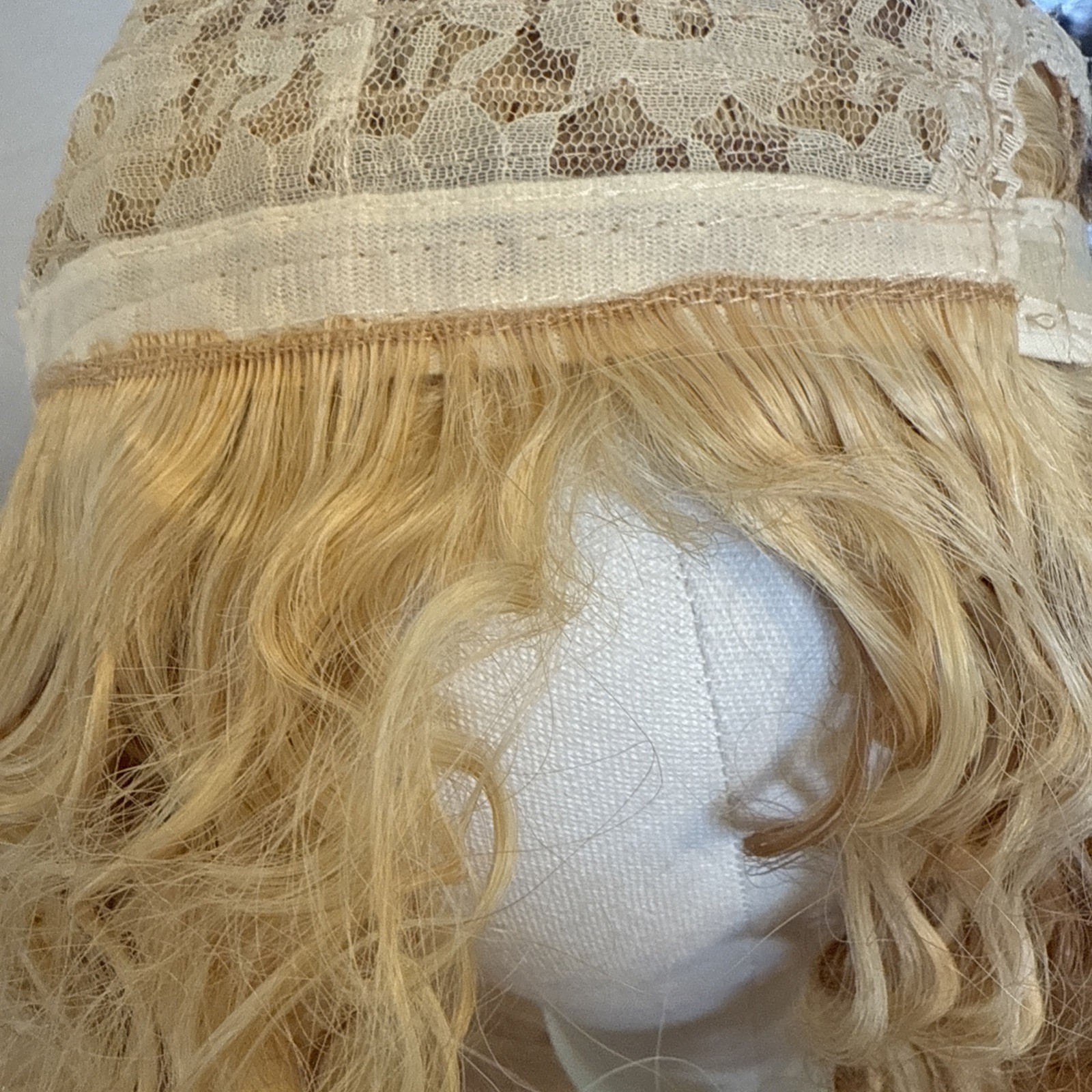 Kinky Curly Short Muti Colored Lace Cap Blondes 12” Synthetic 154