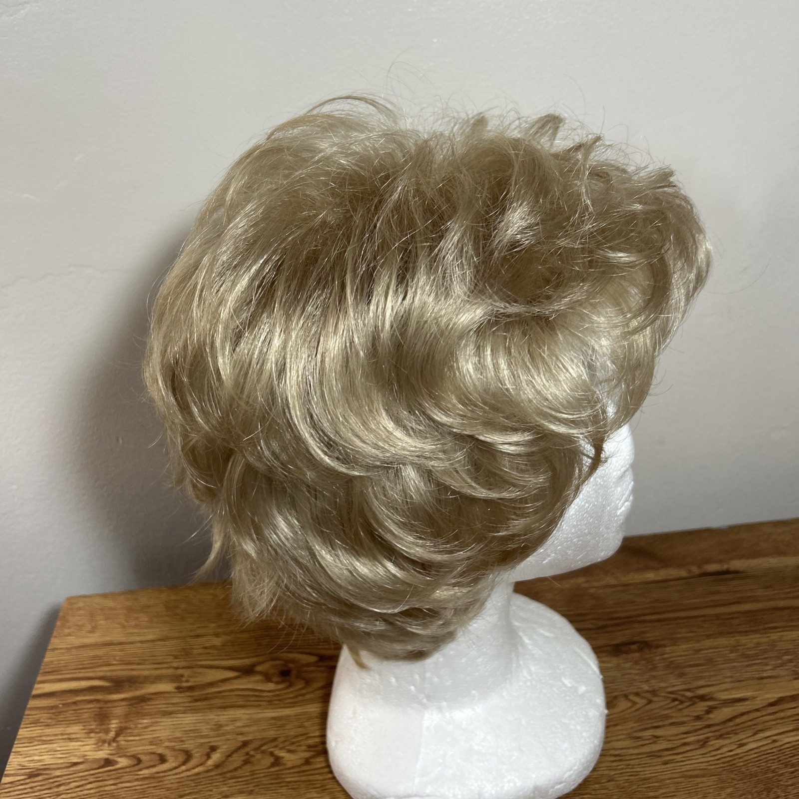 Synthetic wig golden blonde Pixie 21in-22in. Timeless Collection EUC