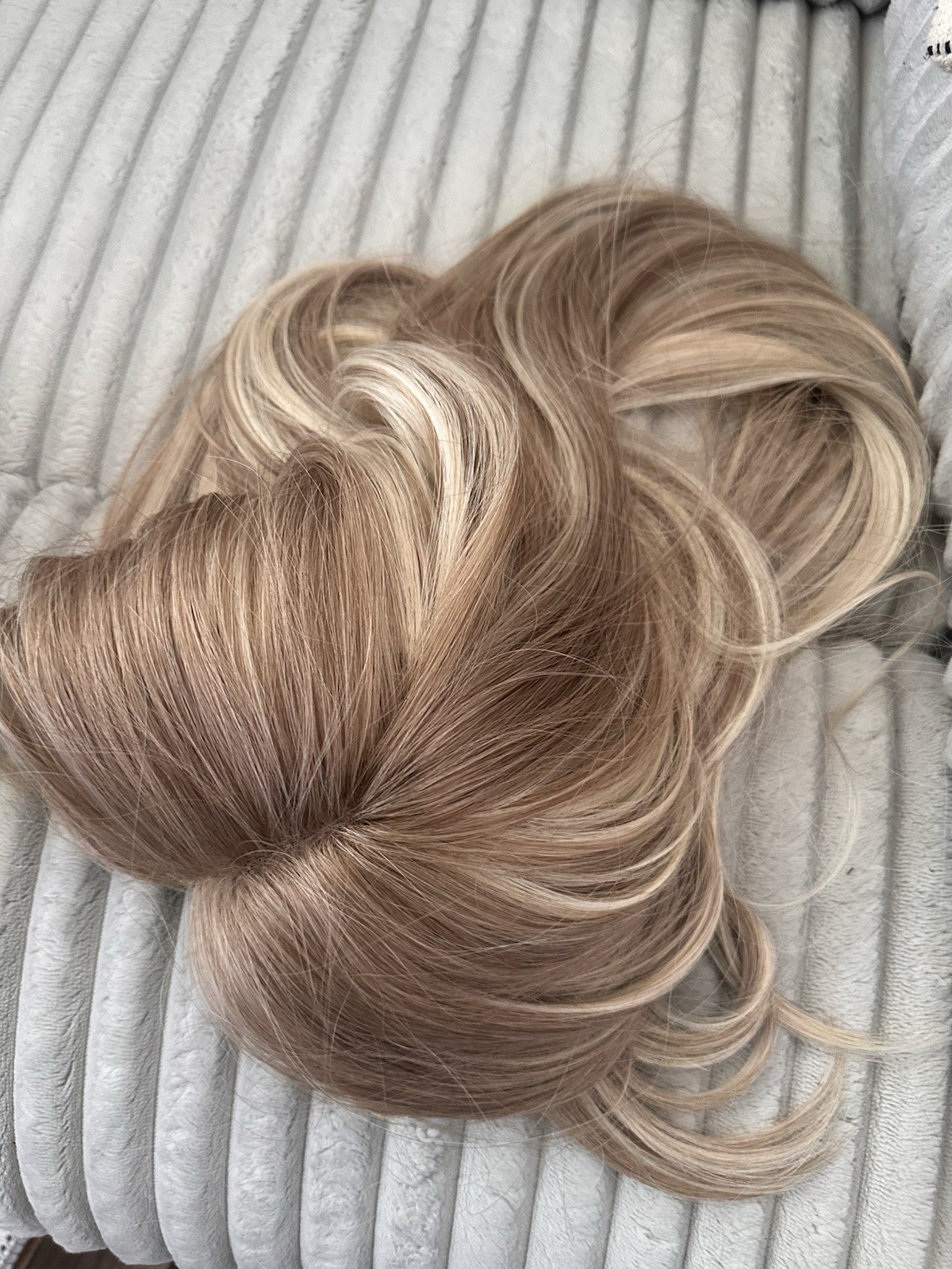 18 Inch Topper Wig With Clips & Strap Mixed Blonde With Highlights
