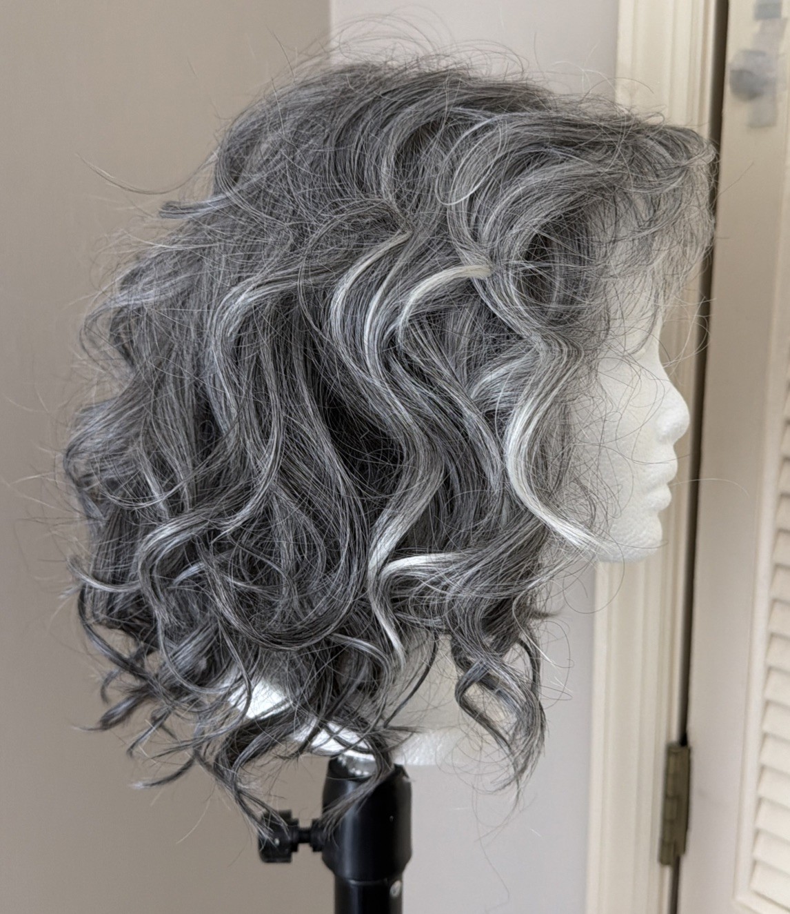 Ellen Wille Wigs – Eclat Deluxe ColorSalt/Pepper Mix (51.44.39) NWT Hand Tied HD