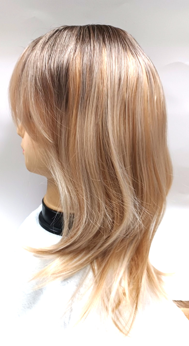 WIG 22″ GOLDEN BLONDE WITH DARK ROOTS SYNTHEIC HAIR NET INCLUDED