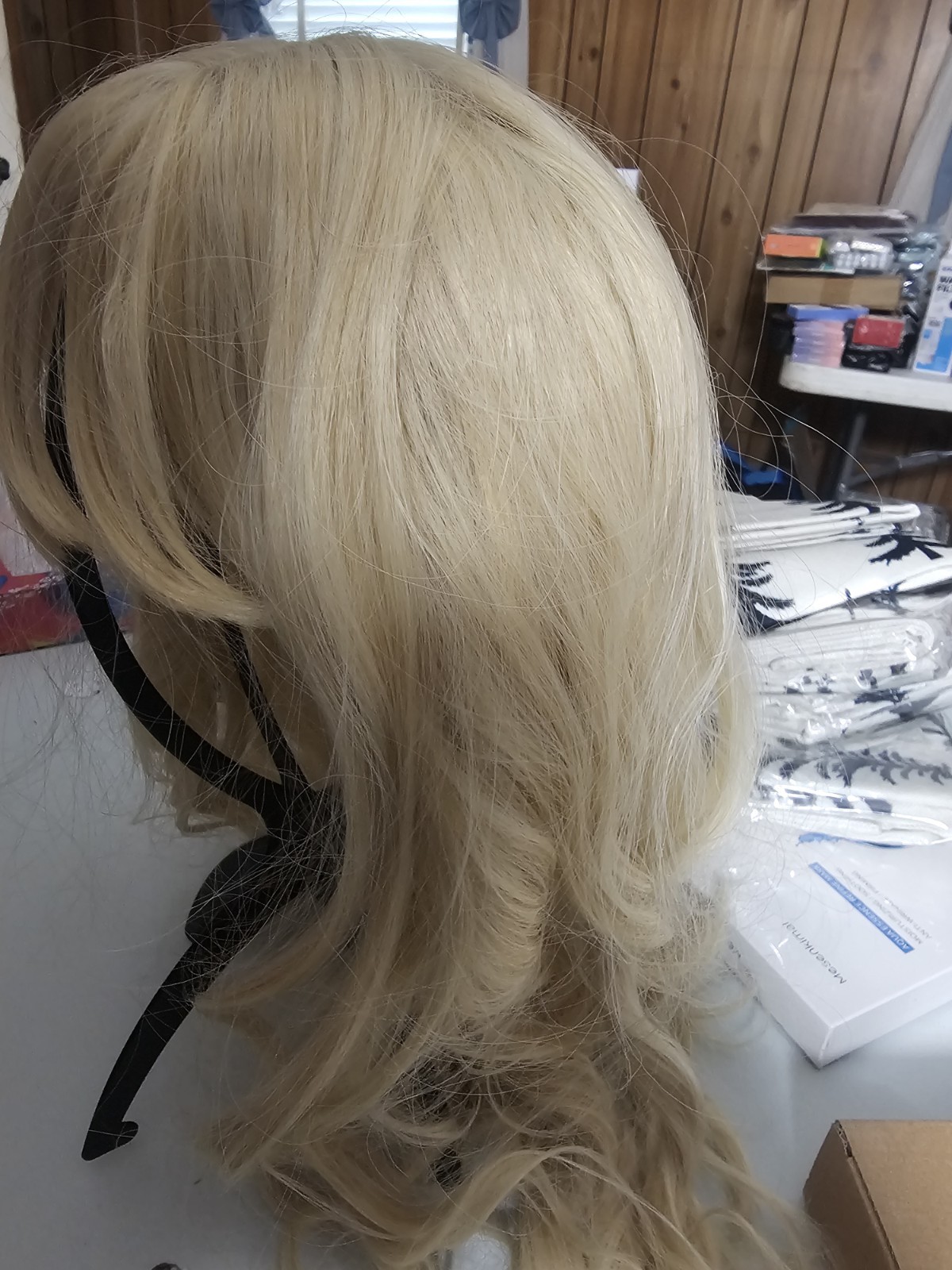 Light Blond Wavy Wig Women Adult Synthetic Hair Wavy Hair Fashion Theme Style