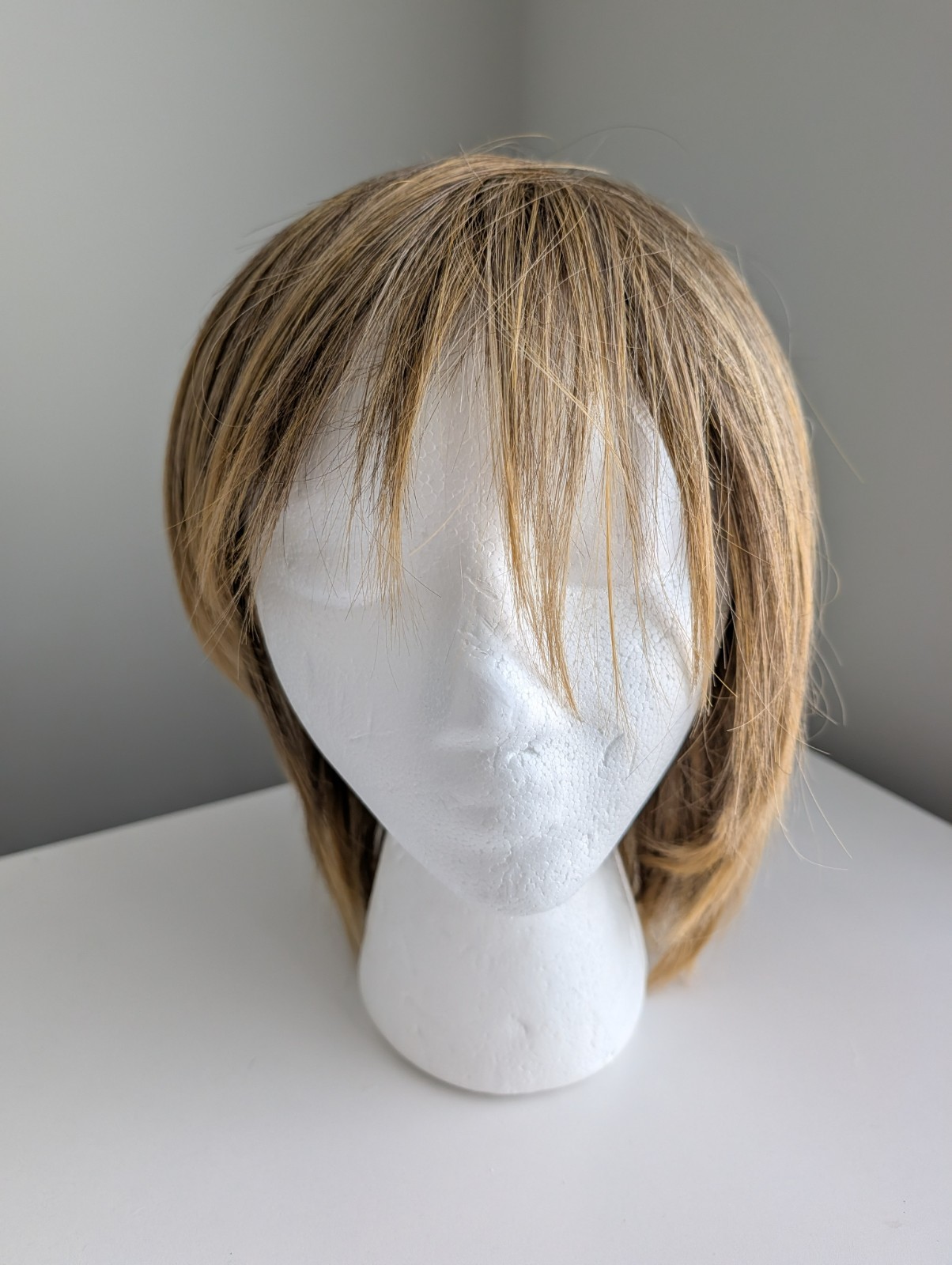 LUXHAIR Lace Front Smooth Shag Light Golden Brown Wig No Box Keralon Light