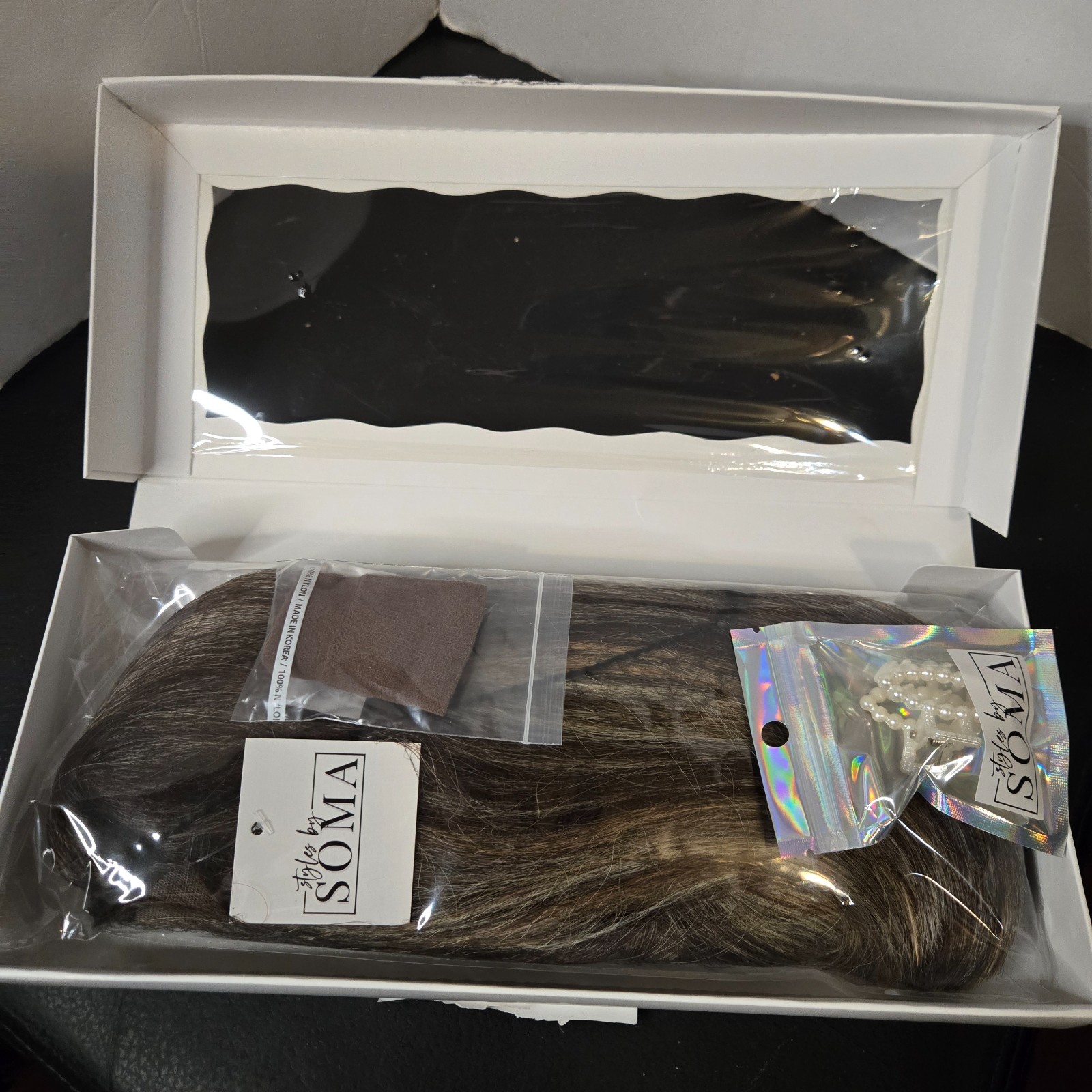Styles by Soma SBS Synthetic Wig Alibi Free Part Brown New Open Box