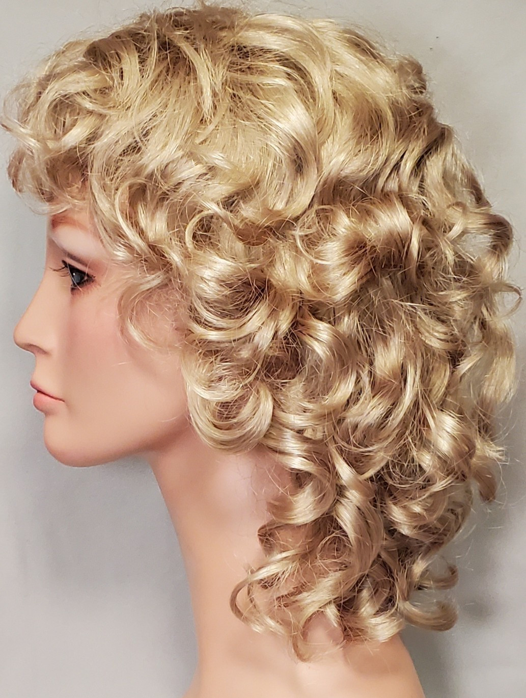 Beverly Hills Tony of Beverly Curly synthetic wig Color 24 NWOT display