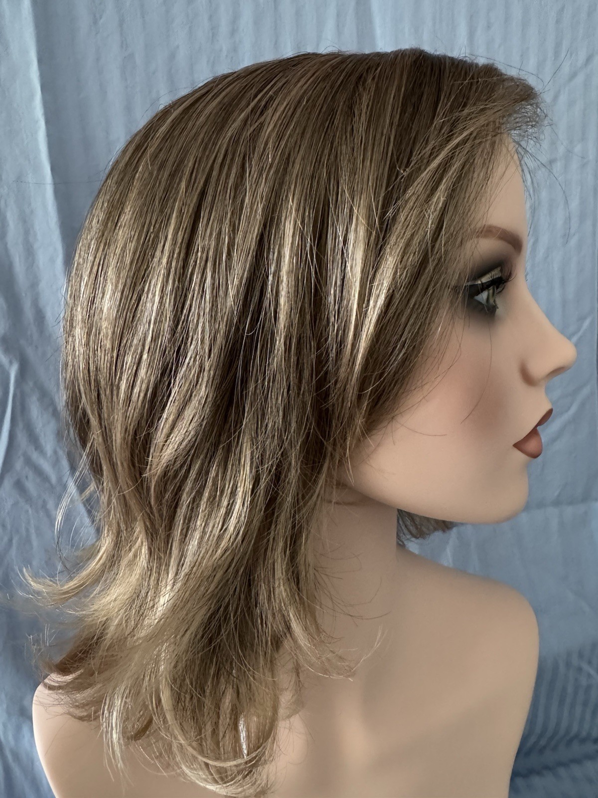 RENE OF PARIS CLARA WIG BNWT STUNNING CARMEL BISCOTTI COLOR SUPER DEAL!!
