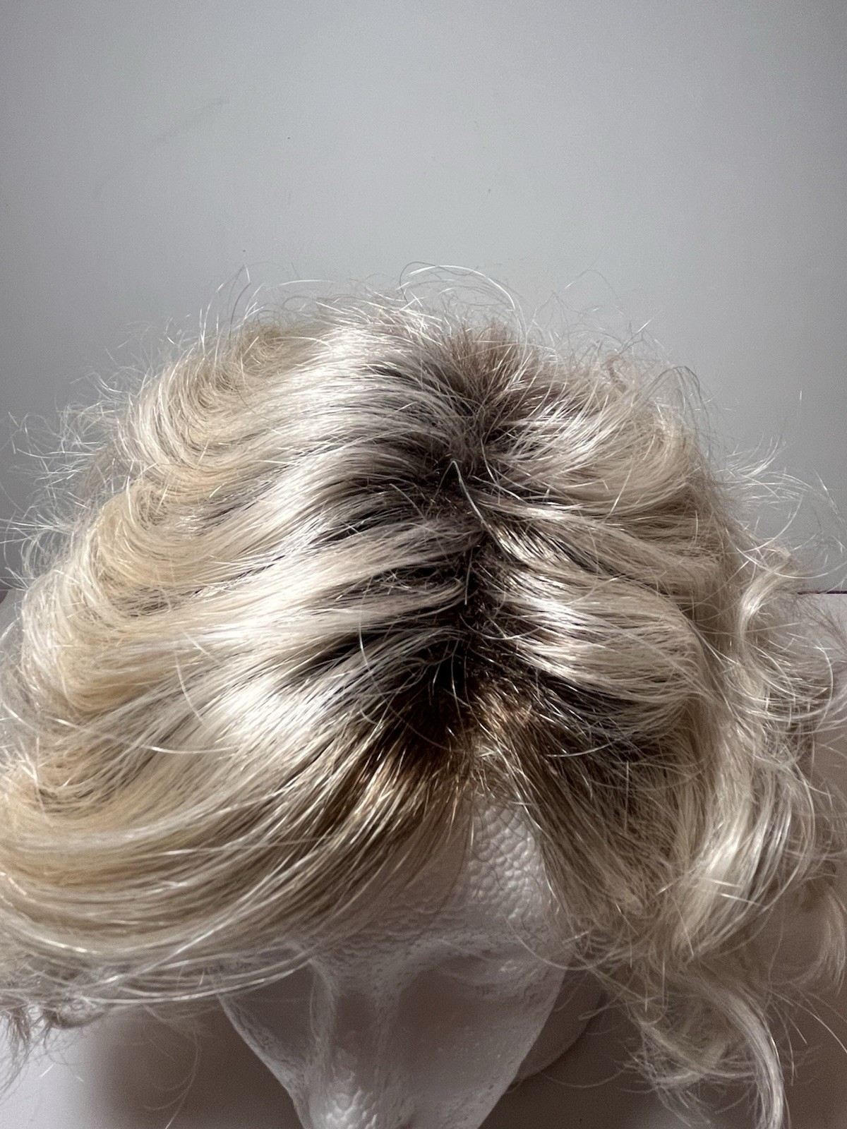 NWT Tony Of Beverly Haily Rooted Platinum Creamy Blonde Wig Lace Front