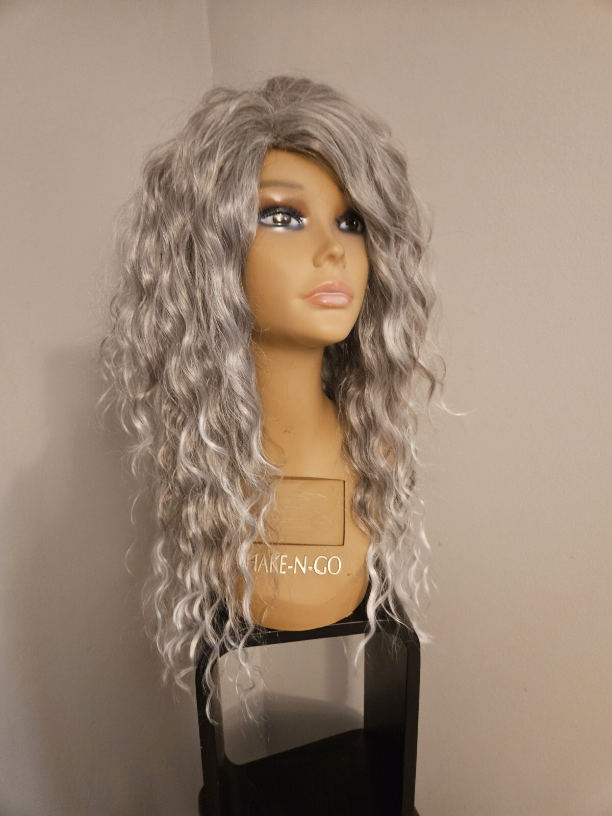 WOMEN’S OMBRE GRAY SILVER SUPER CURLY VOLUMINOUS LONG HAIR WIG