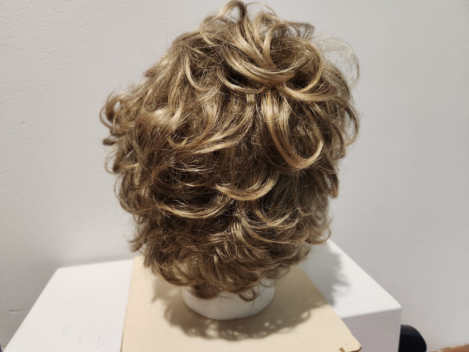 Wig Womens 100% Modacrylic Fiber*Made in Indonesia*Medium Brown*CurlyHair Layers