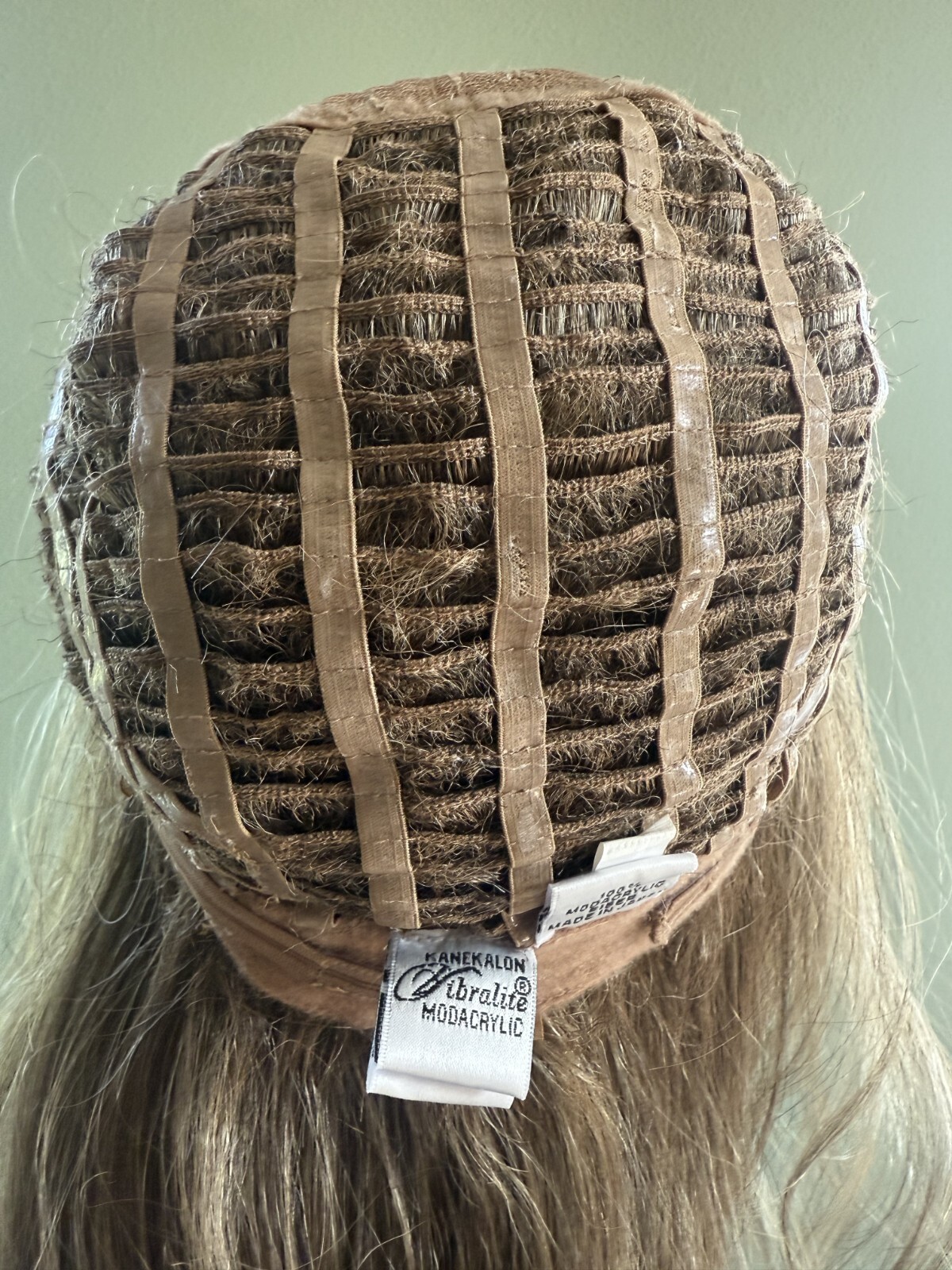 Raquel Welch Miles of Style Lace Front Monopart Wig in R13F25 Praline Foil – NEW