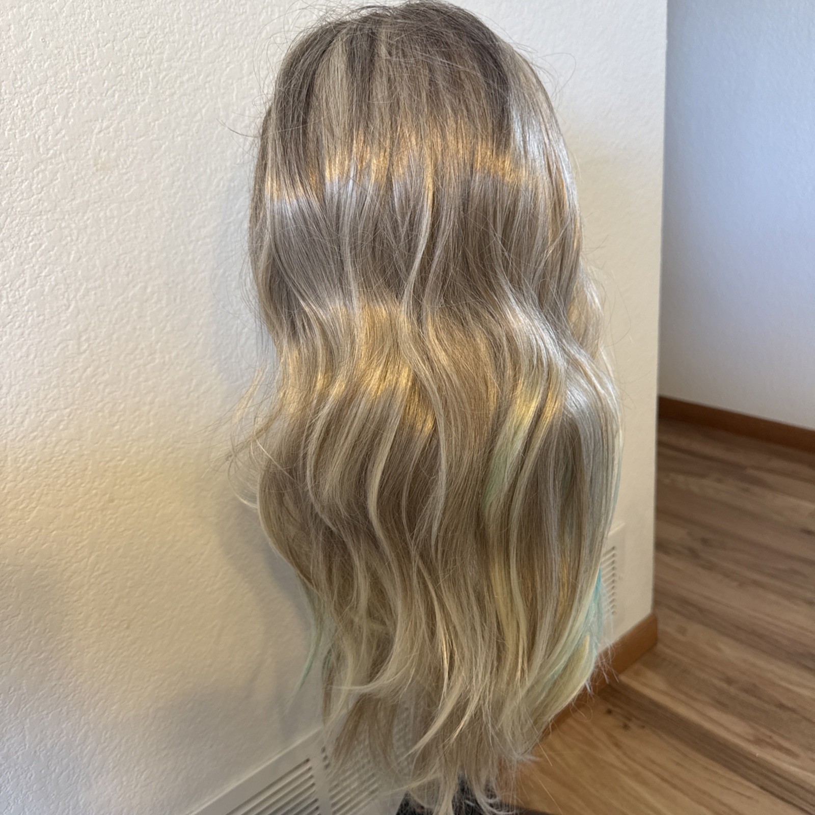 258 New Trend Wigs 26” Rooted Med Ash Blonde With Light Tips GreenHighlights