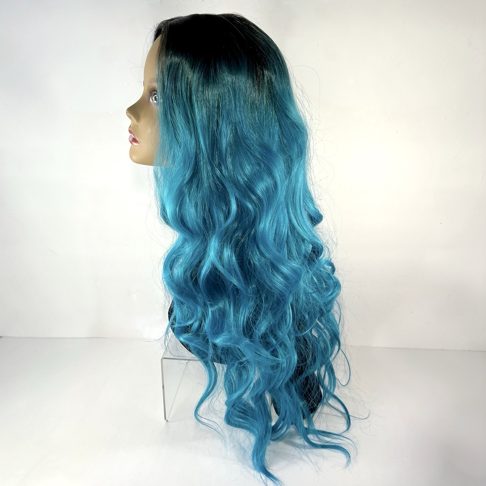 Nayoo Long Ombre Blue/Teal Wig 26″ Wavy Synthetic Heat Resistant Middle Part