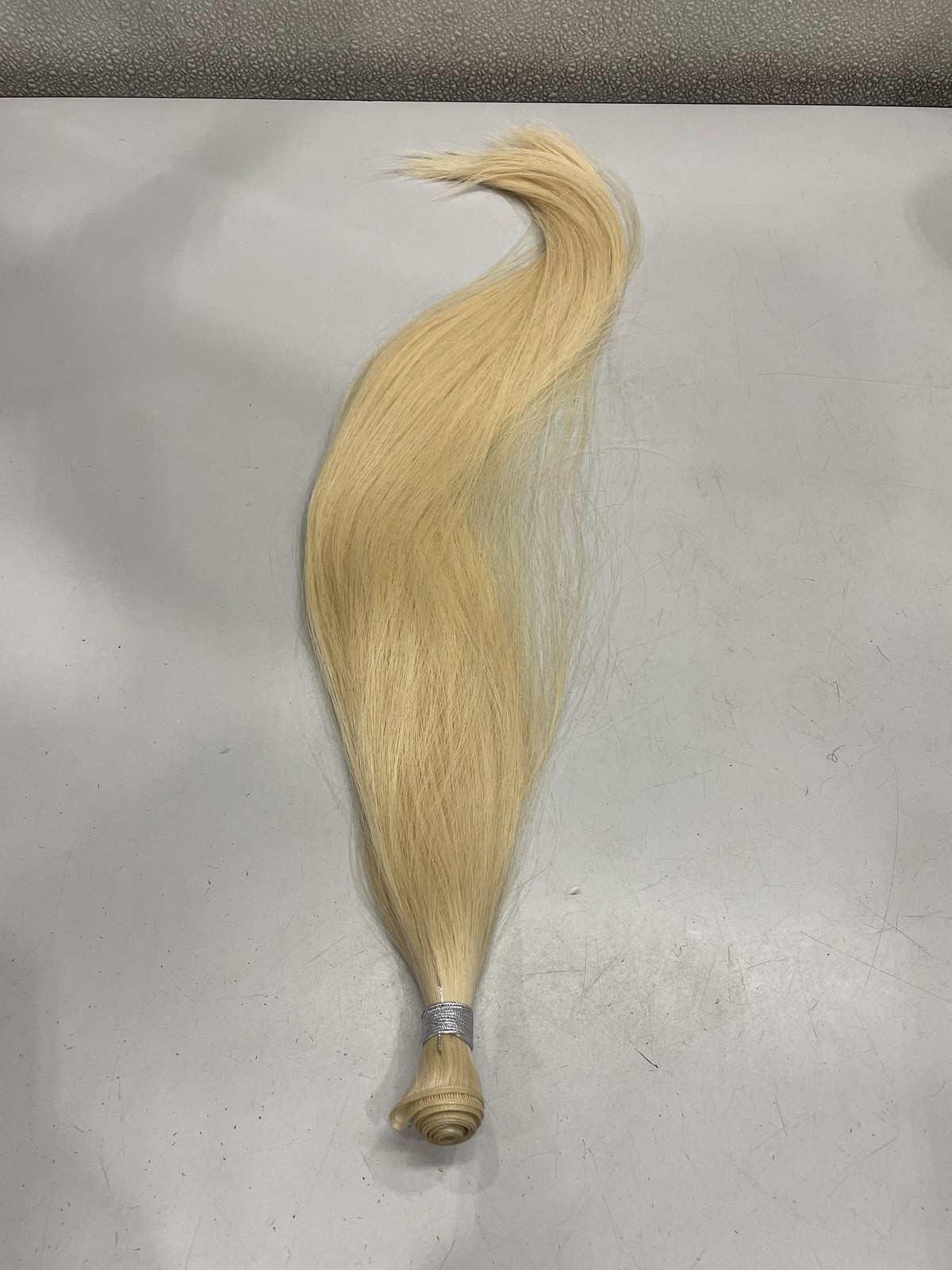 Bellami Professional Infinity Weft Ash Blonde #60 Human Hair Extensions, 22″ 85g