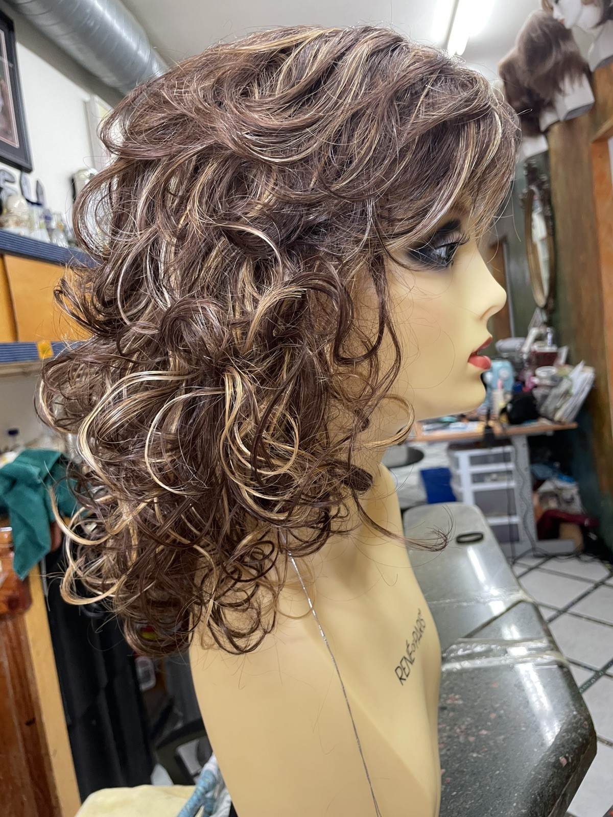 JESSICA WIG Estetica in color R8/26H Stretch Cap