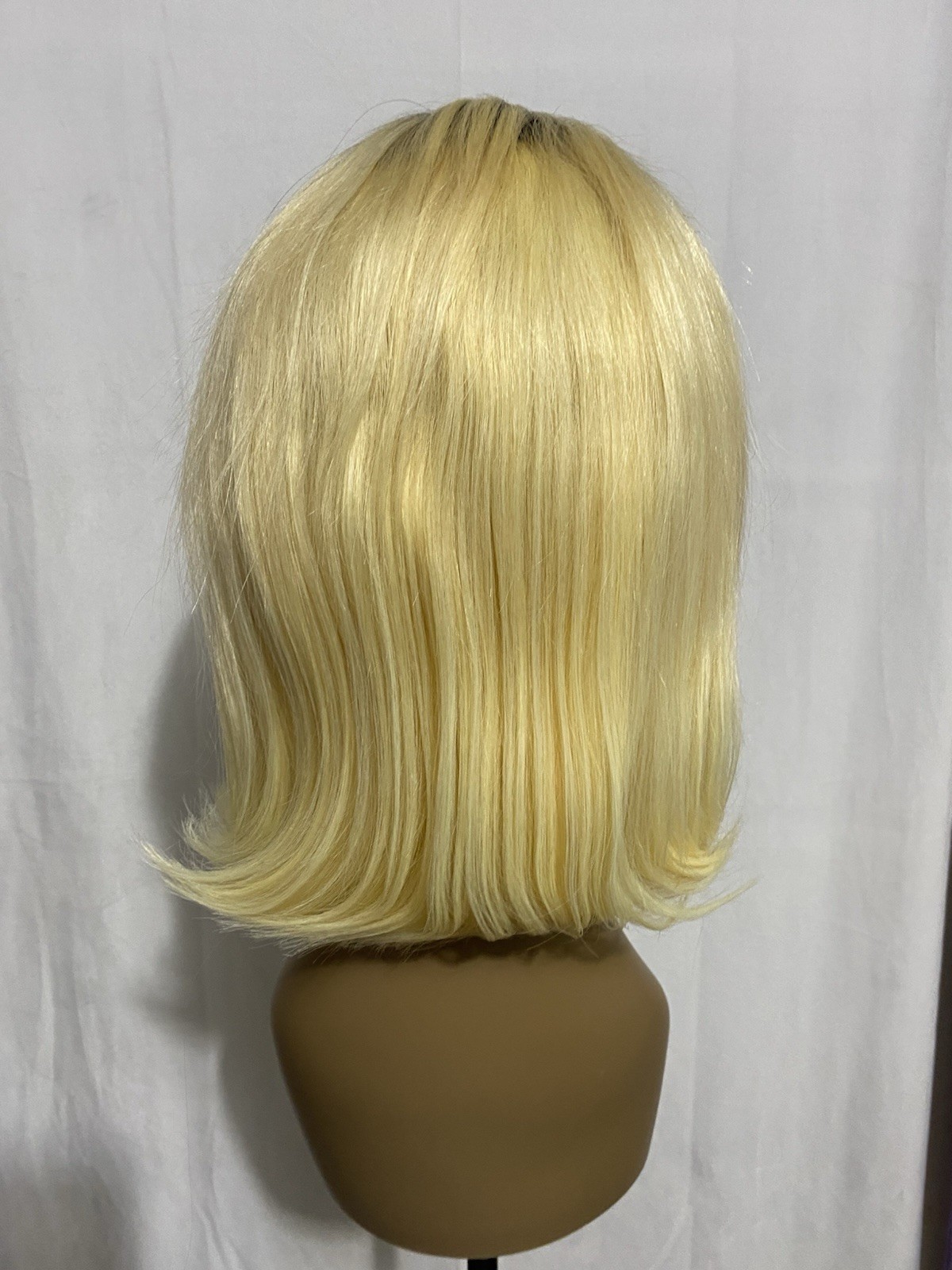 12 Inch Ombre Blonde 13×4 HD Lace Front Wig Human Hair Bob Pre-Plucked Med Large