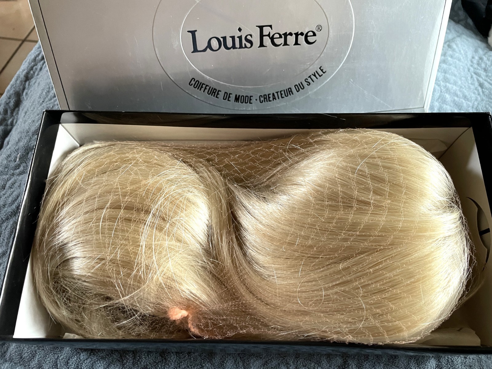 Louis Ferre Wig Celine #7010 11″ MODERN BOB WITH WISPY BANGS Lt Blonde