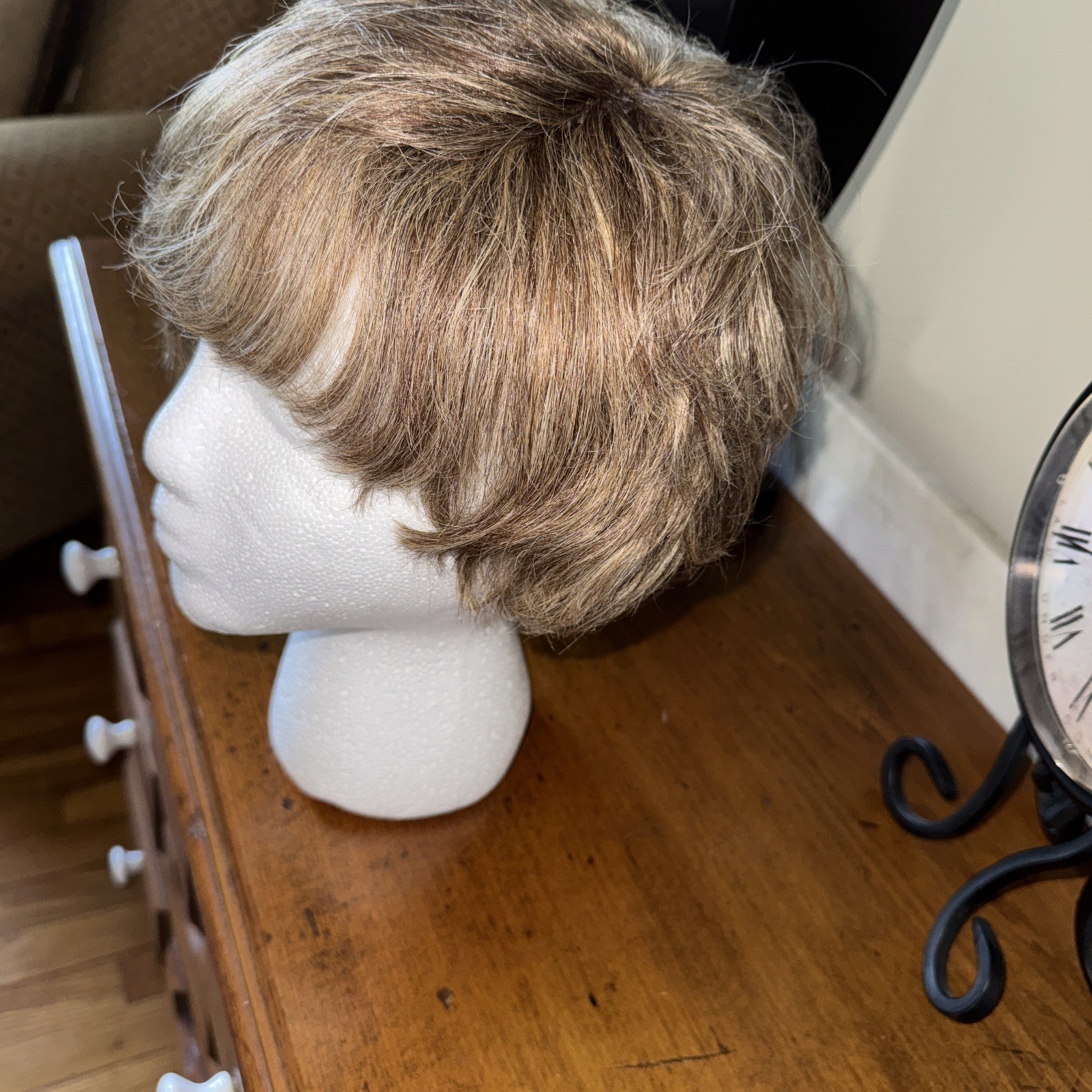 100% Human Hair Wig Light Brown Blond Highlights – Adjustable Tabs – Indonesia