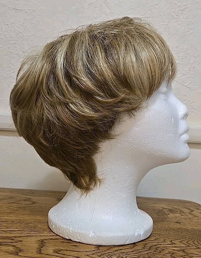 Modacrylic Ash Blonde Wig Japan Fibers Made In Thailand Short Bob B